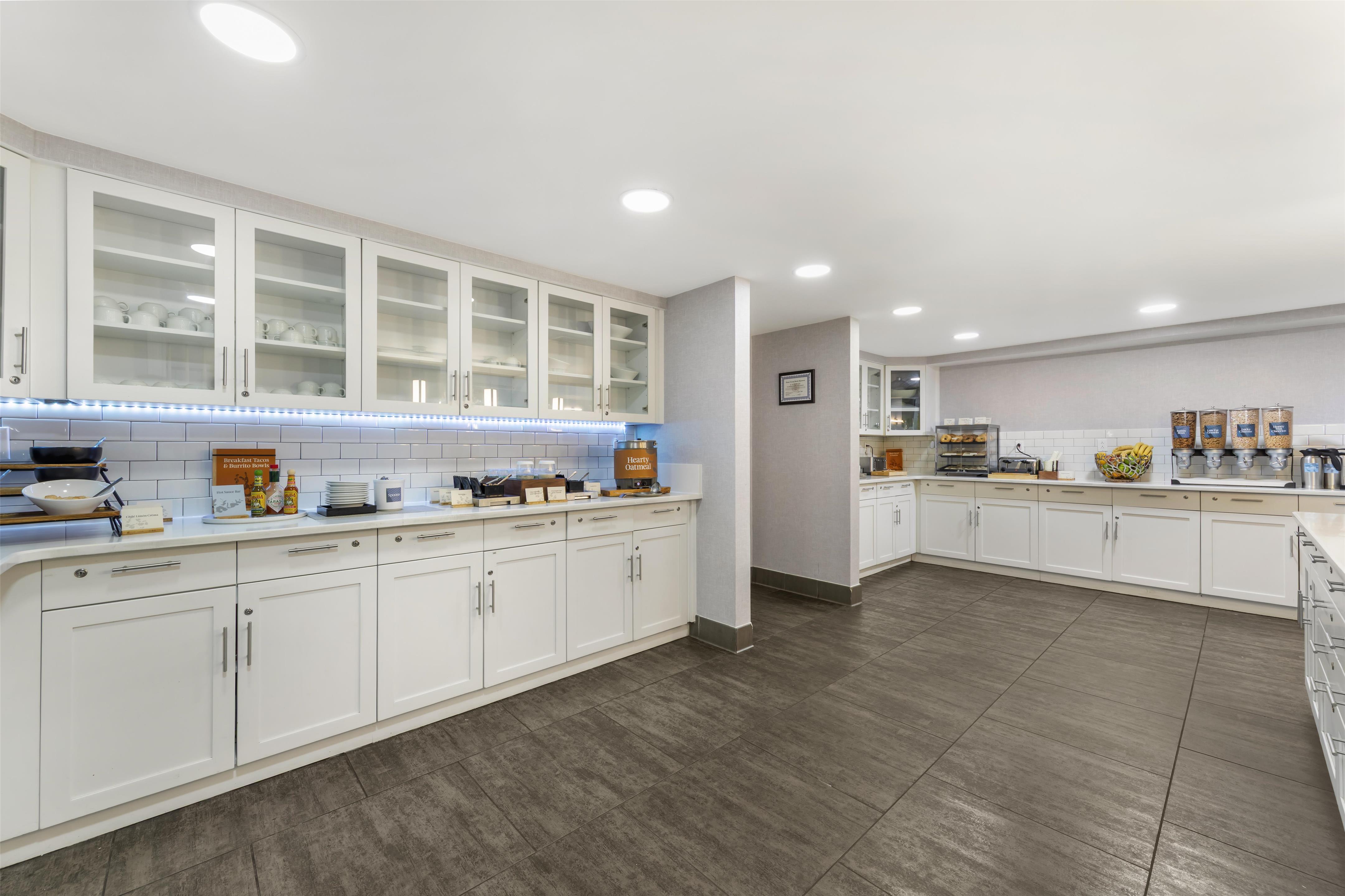 Breakfast Area | Homewood Suites by Hilton Philadelphia Great Valley