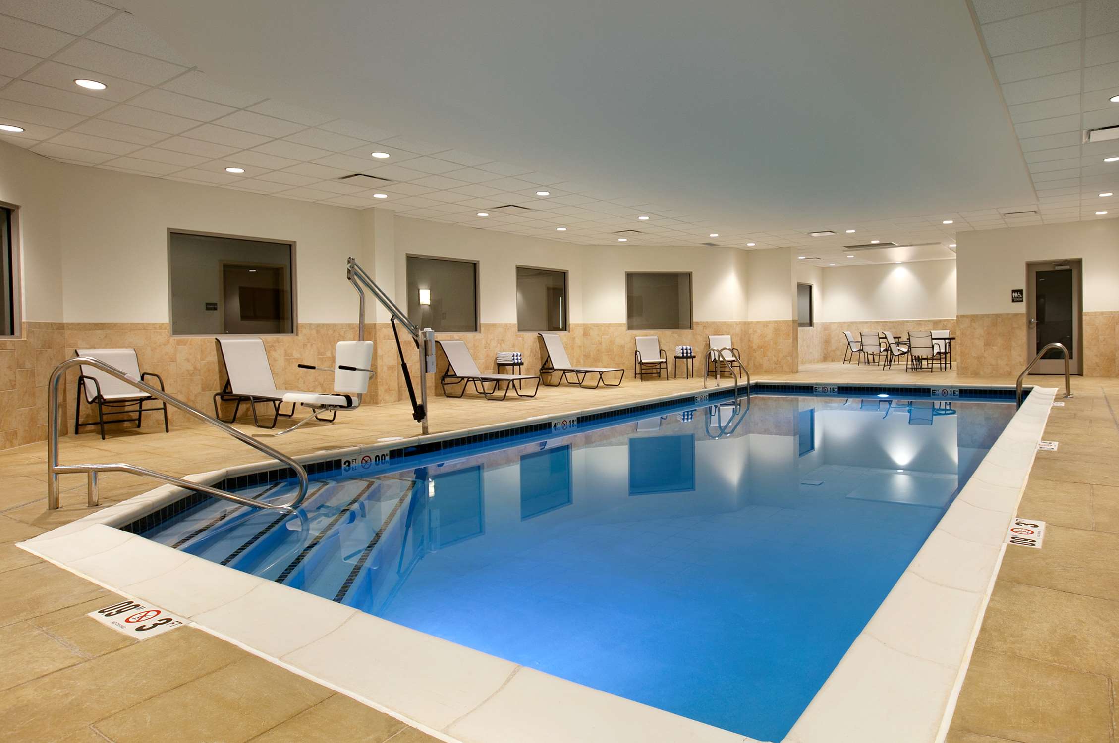 Pool | Hampton Inn Limerick-Philadelphia Area