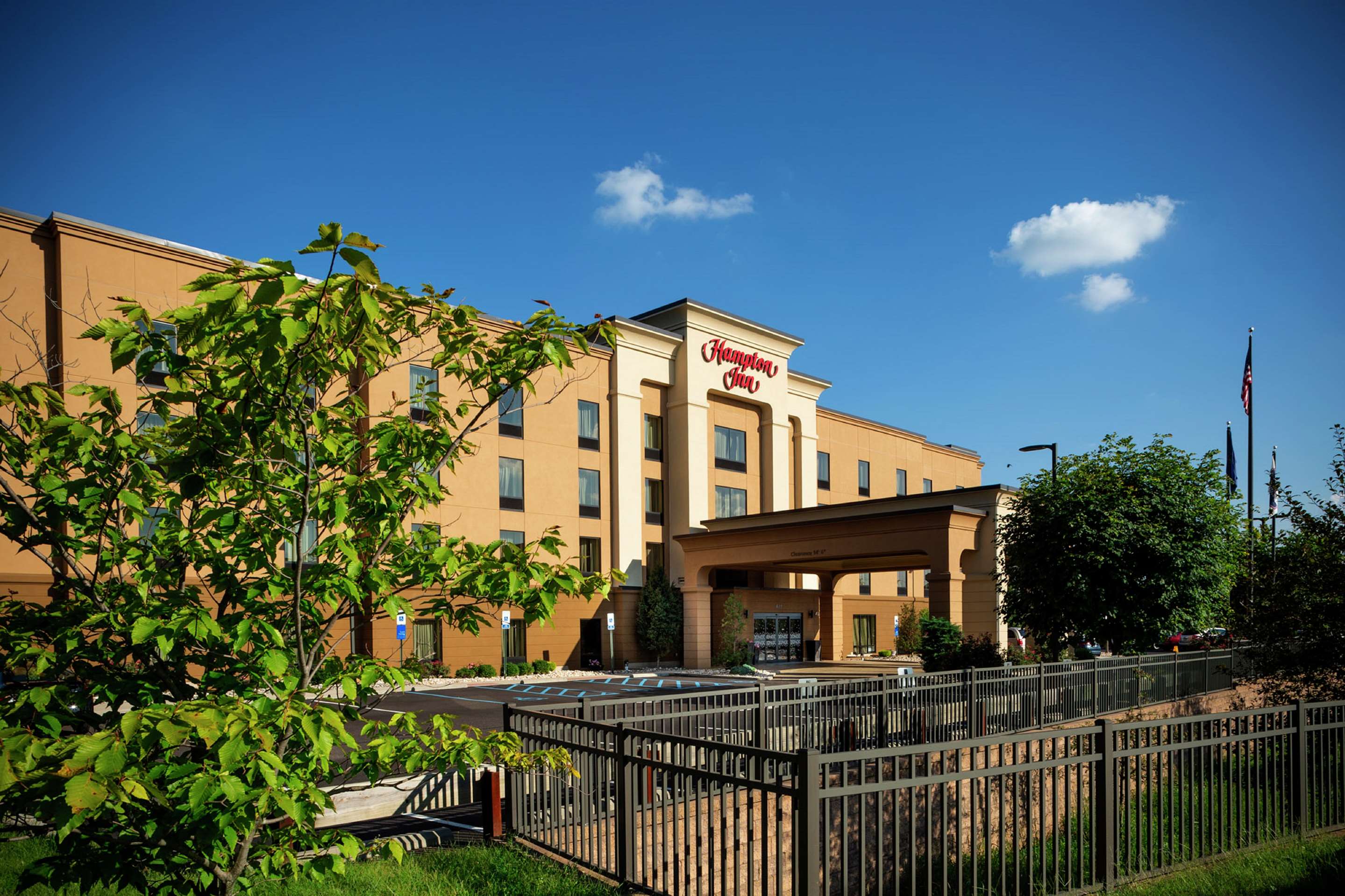 Exterior | Hampton Inn Limerick-Philadelphia Area