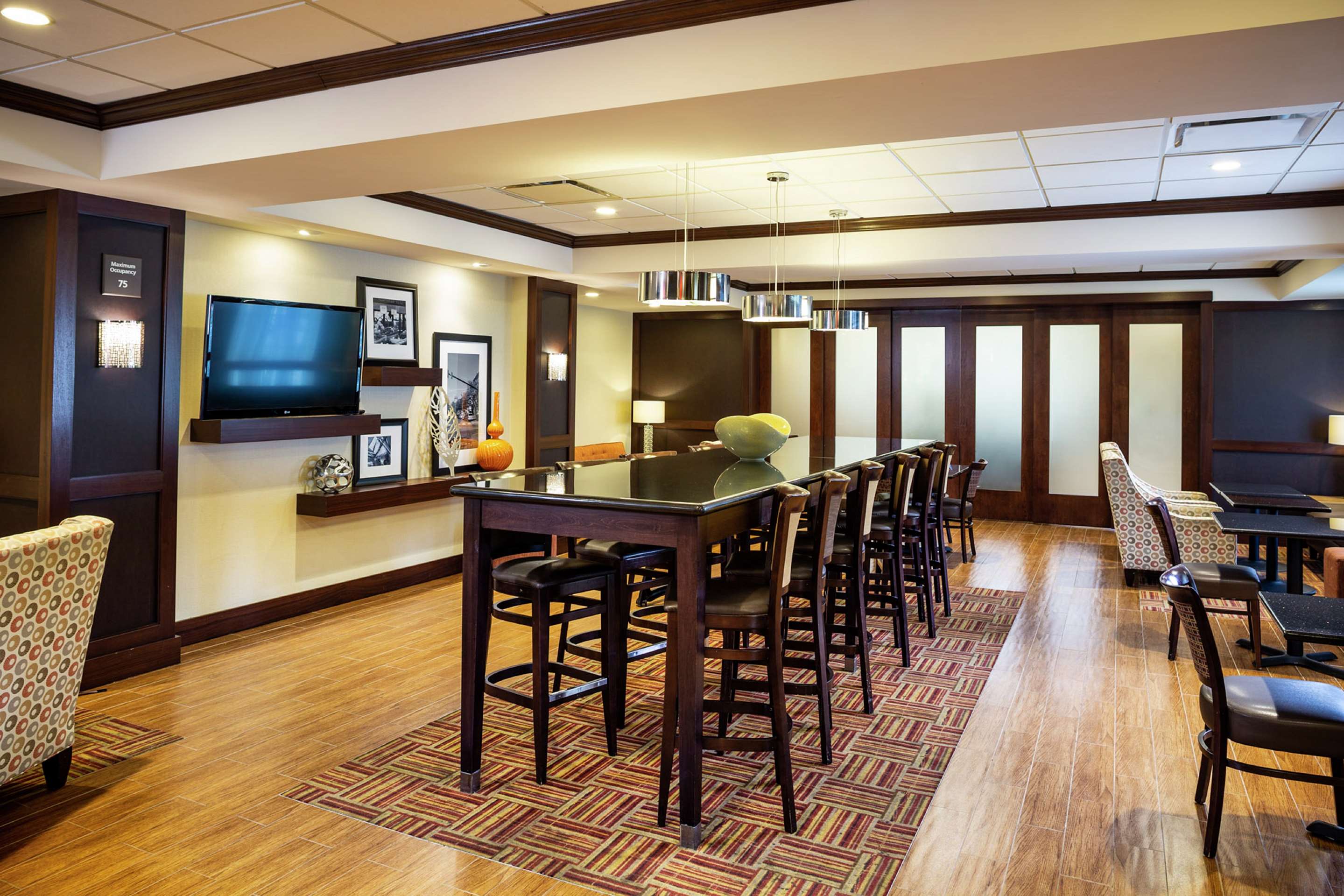 Lobby | Hampton Inn Limerick-Philadelphia Area