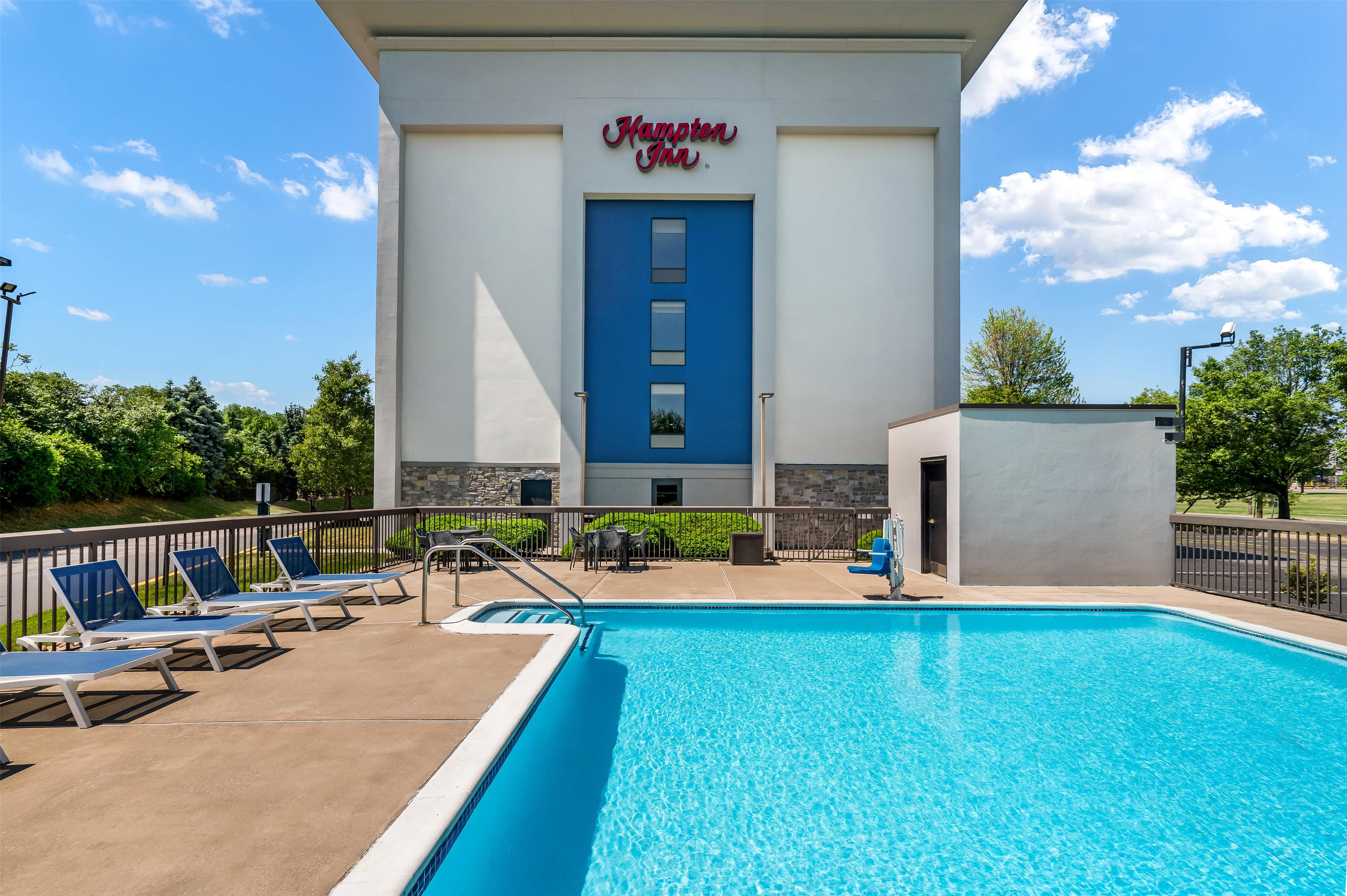 Pool | Hampton Inn Philadelphia/Plymouth Meeting