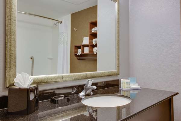  - Hampton Inn & Suites Bensalem - I-276, Exit 351 & 352