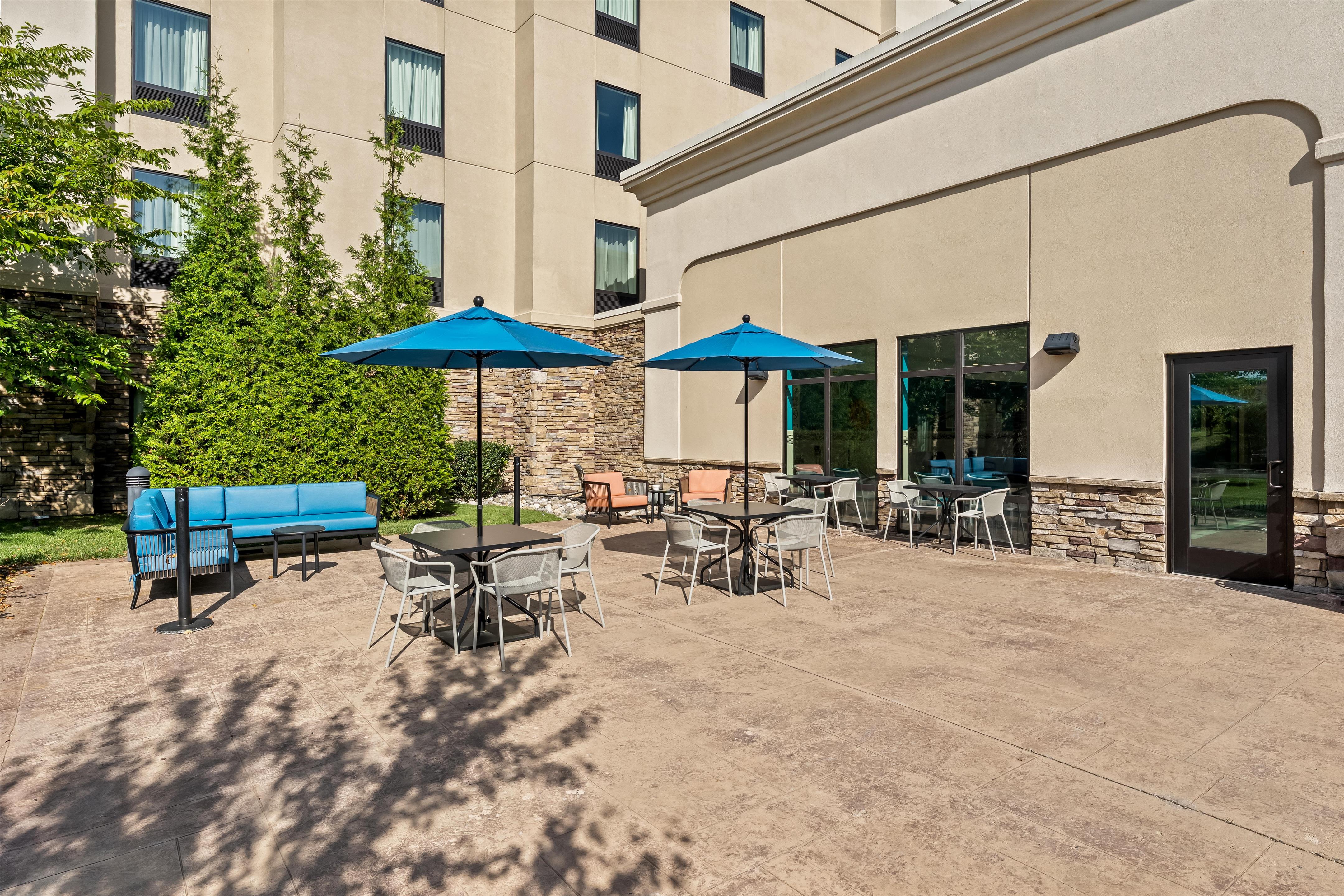 Exterior | Hampton Inn & Suites Philadelphia/Bensalem