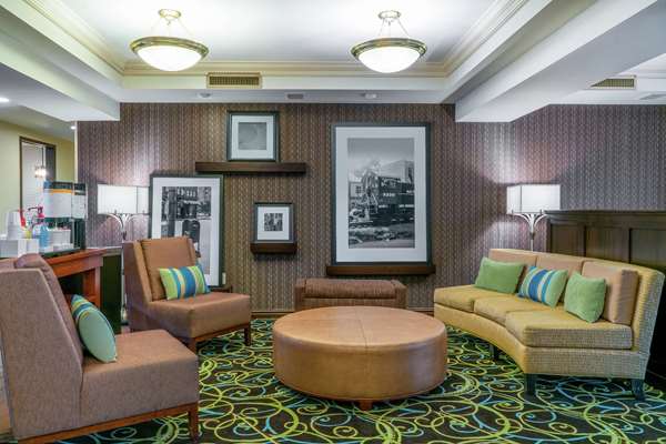  - Hampton Inn & Suites Oaks