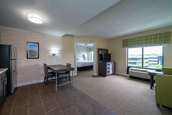  - Hampton Inn & Suites Oaks