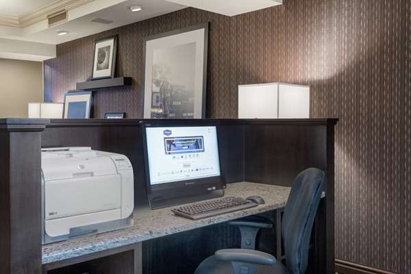 Conference Area - Hampton Inn & Suites Oaks