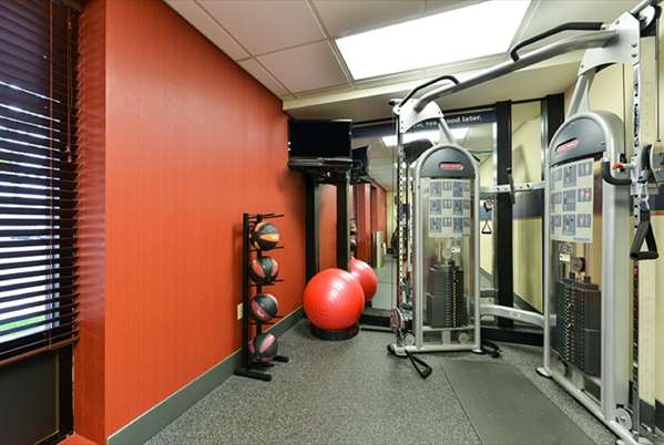 Fitness/ Exercise Room - Hampton Inn & Suites Oaks