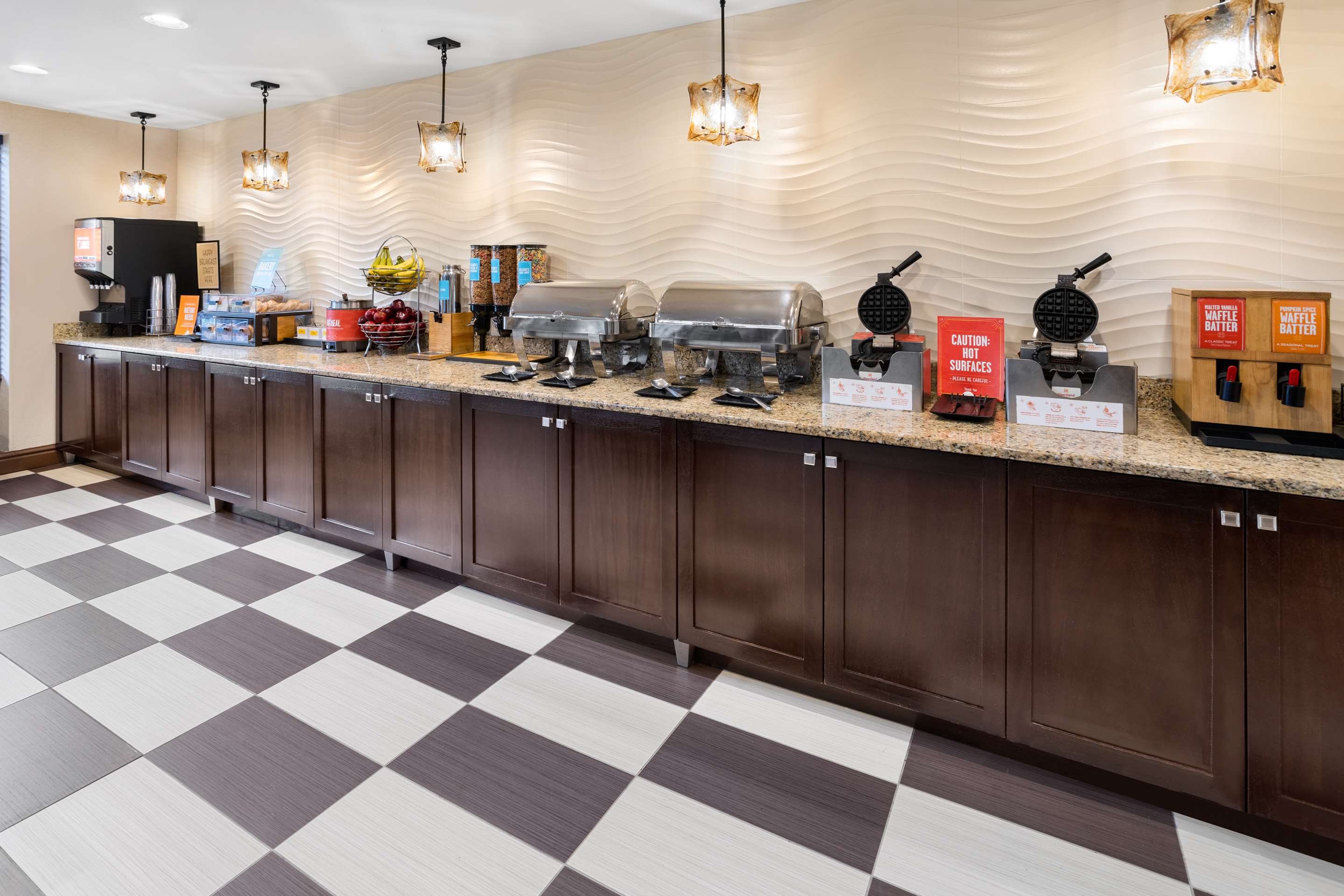 Breakfast Area | Hampton Inn & Suites Valley Forge/Oaks