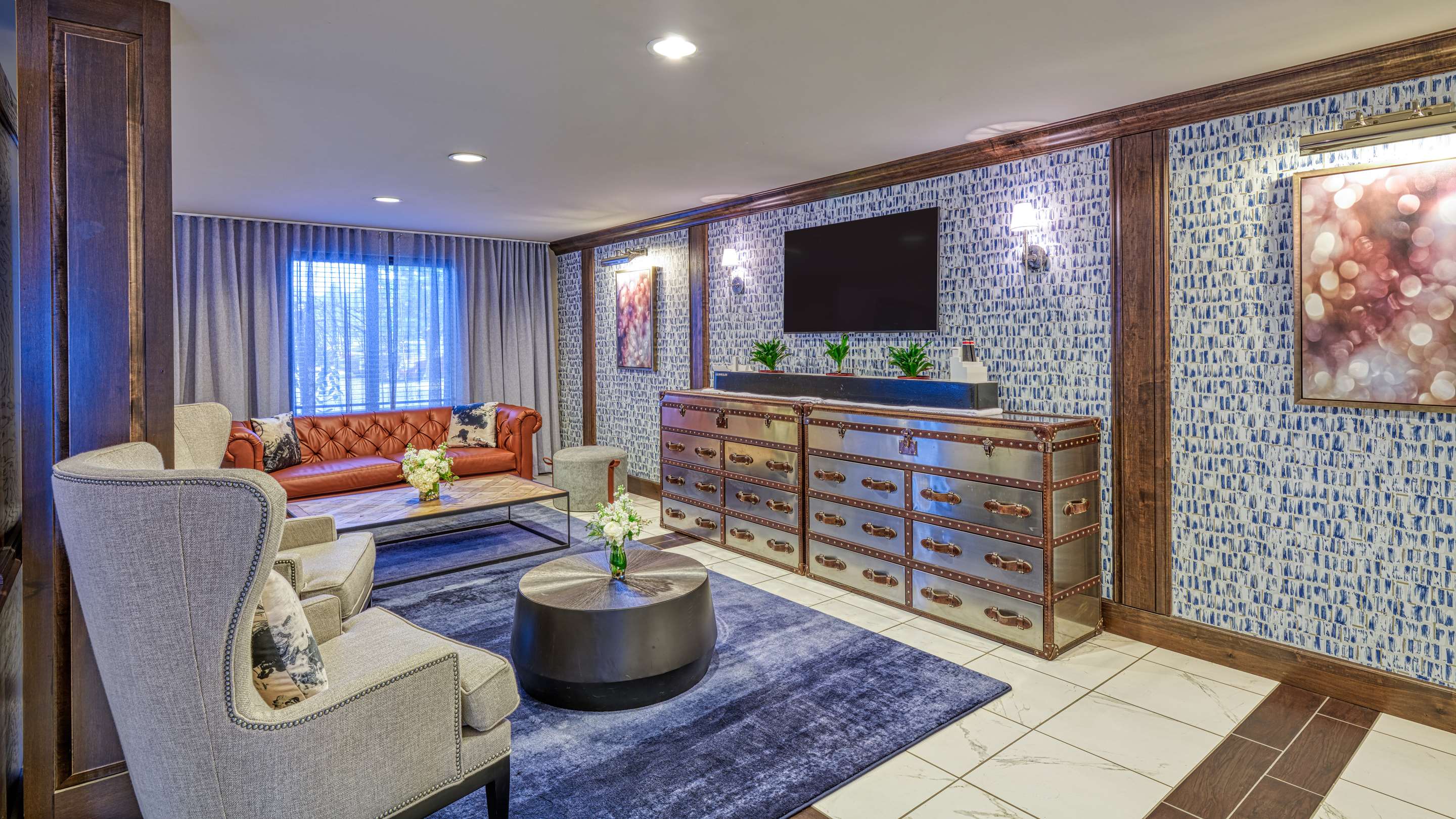 Lobby | DoubleTree by Hilton Hotel Port Huron