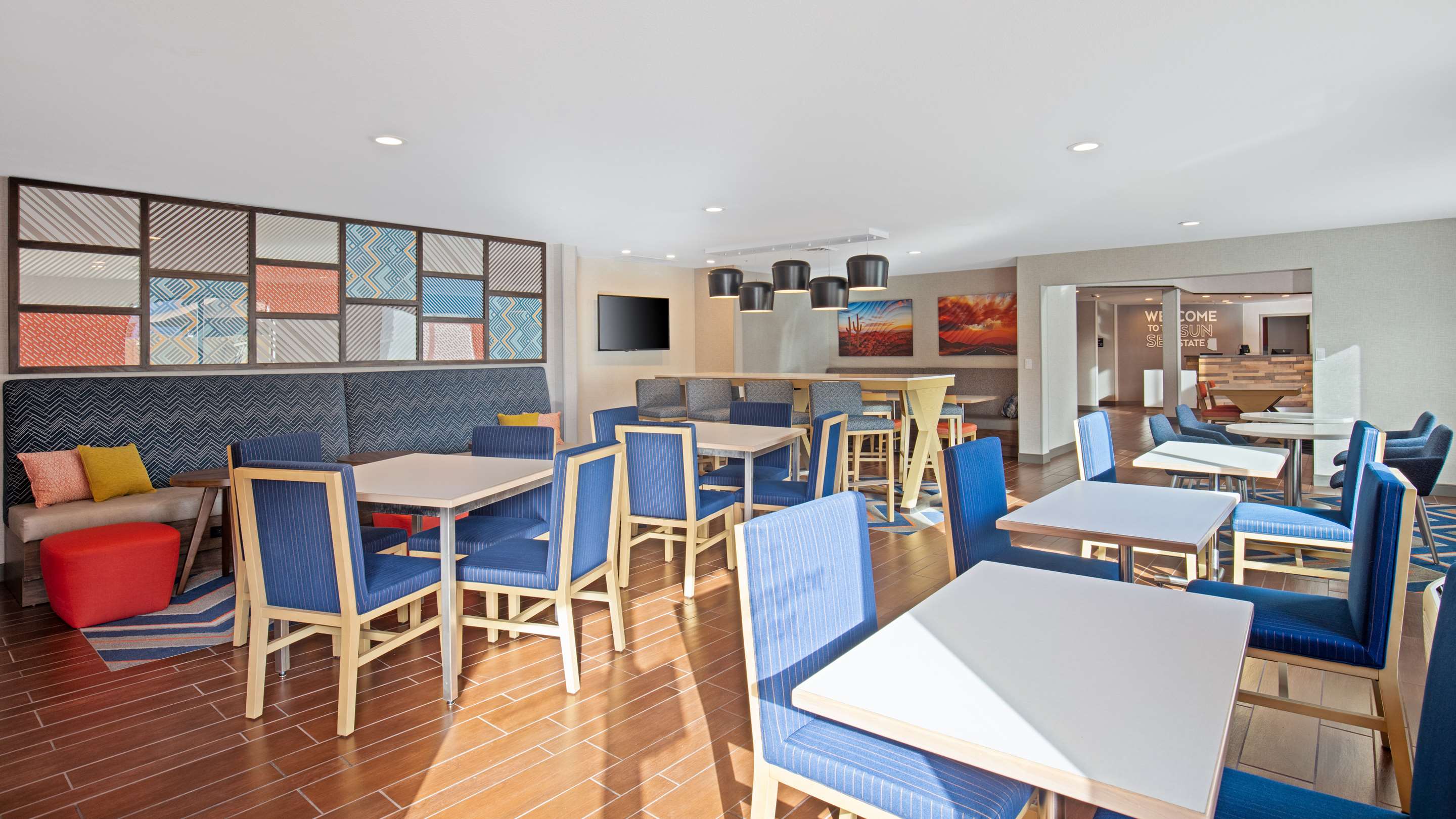 Breakfast Area | Hampton Inn Phoenix-Airport North