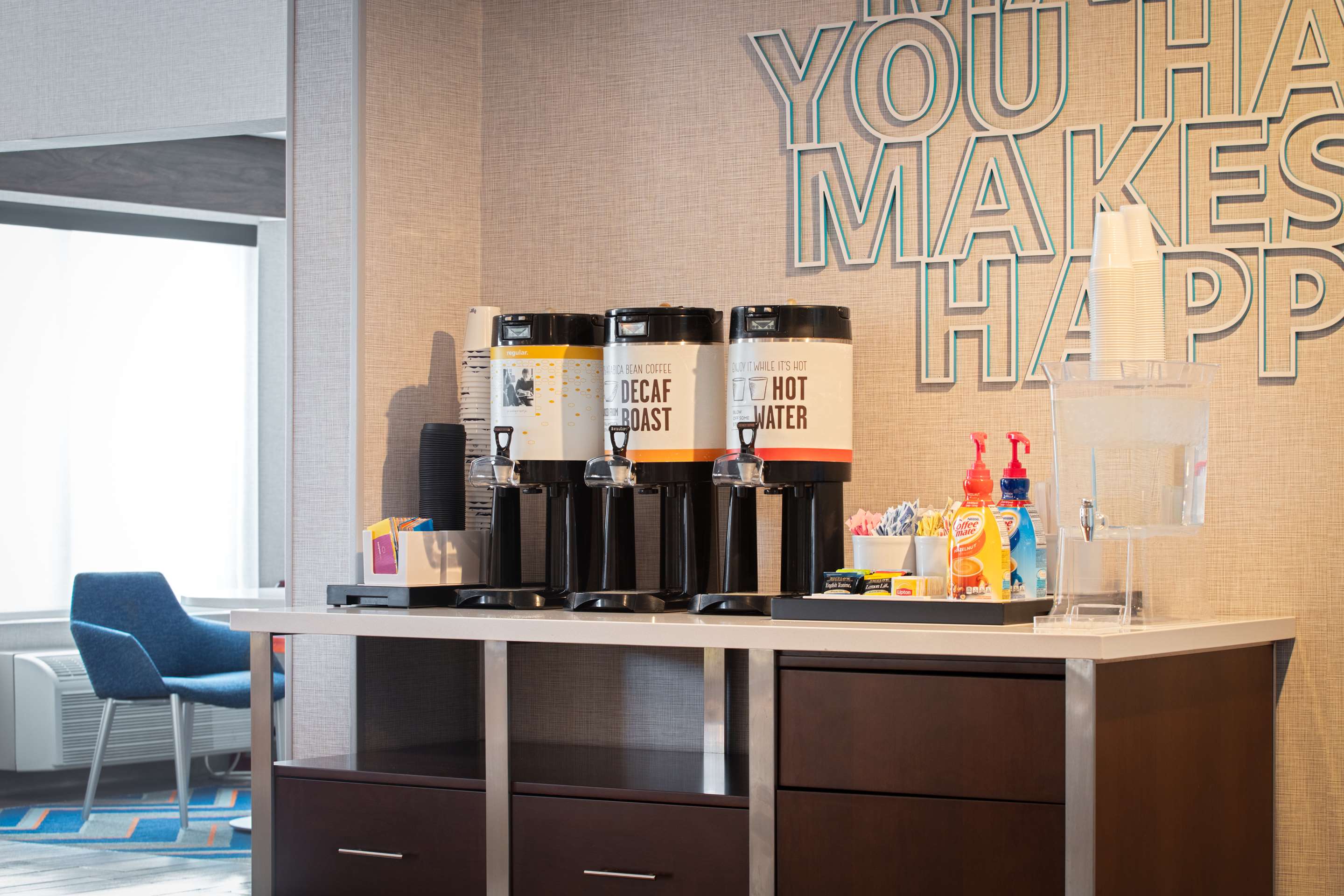 Breakfast Area | Hampton Inn Phoenix-Airport North