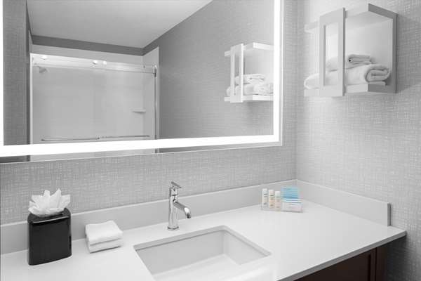  - Hampton Inn Phoenix