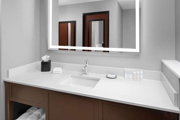  - Hampton Inn Phoenix