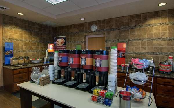 Restaurant - Hampton Inn Peoria