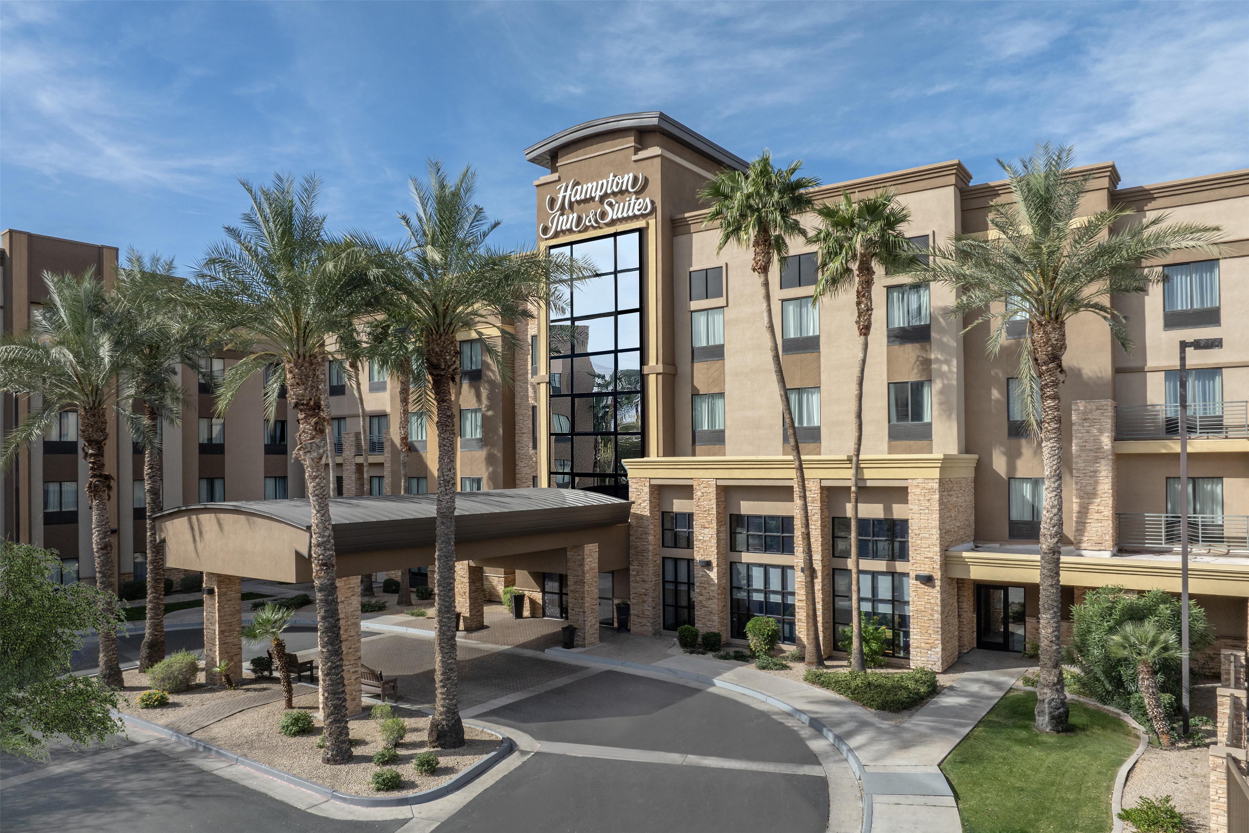 Exterior | Hampton Inn & Suites Phoenix Glendale-Westgate