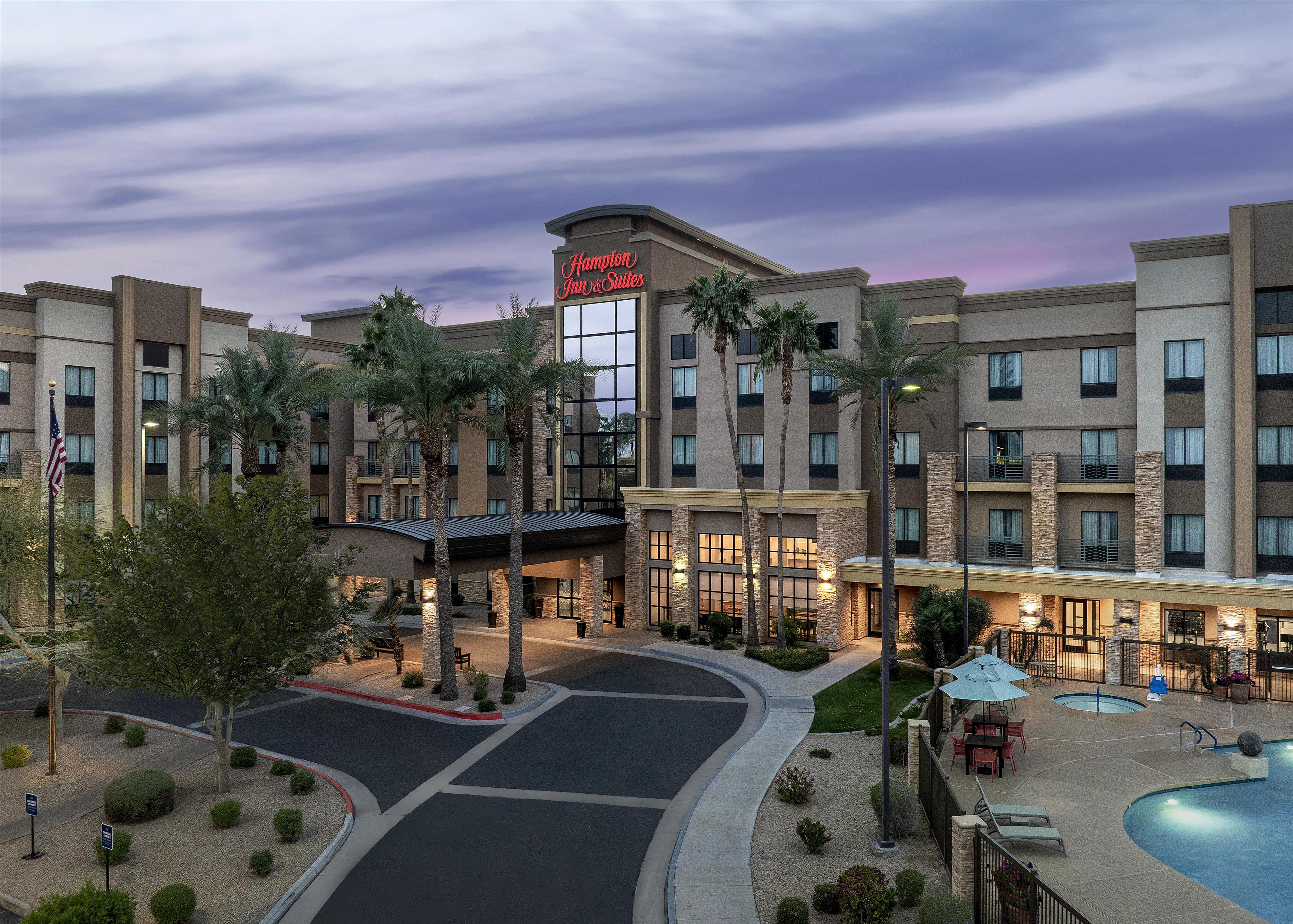 Exterior | Hampton Inn & Suites Phoenix Glendale-Westgate