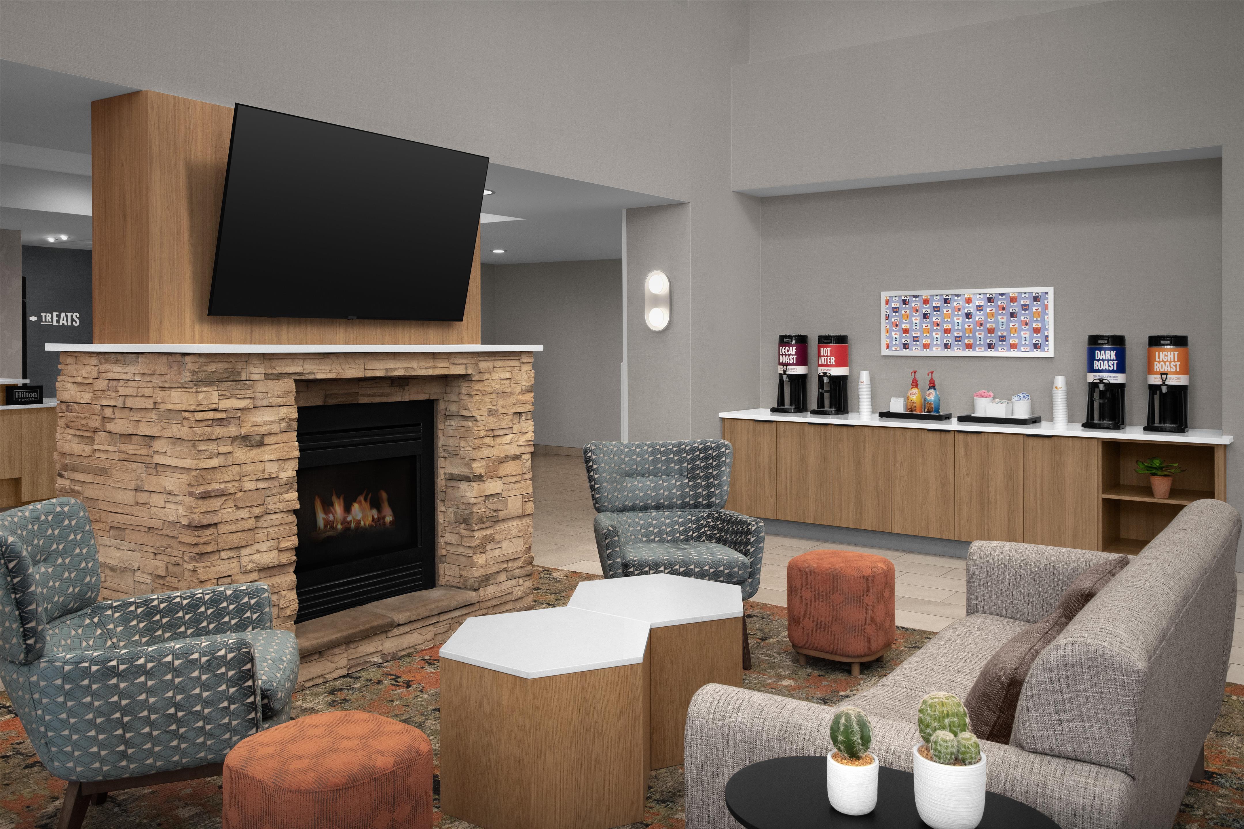 Lobby | Hampton Inn & Suites Phoenix Glendale-Westgate