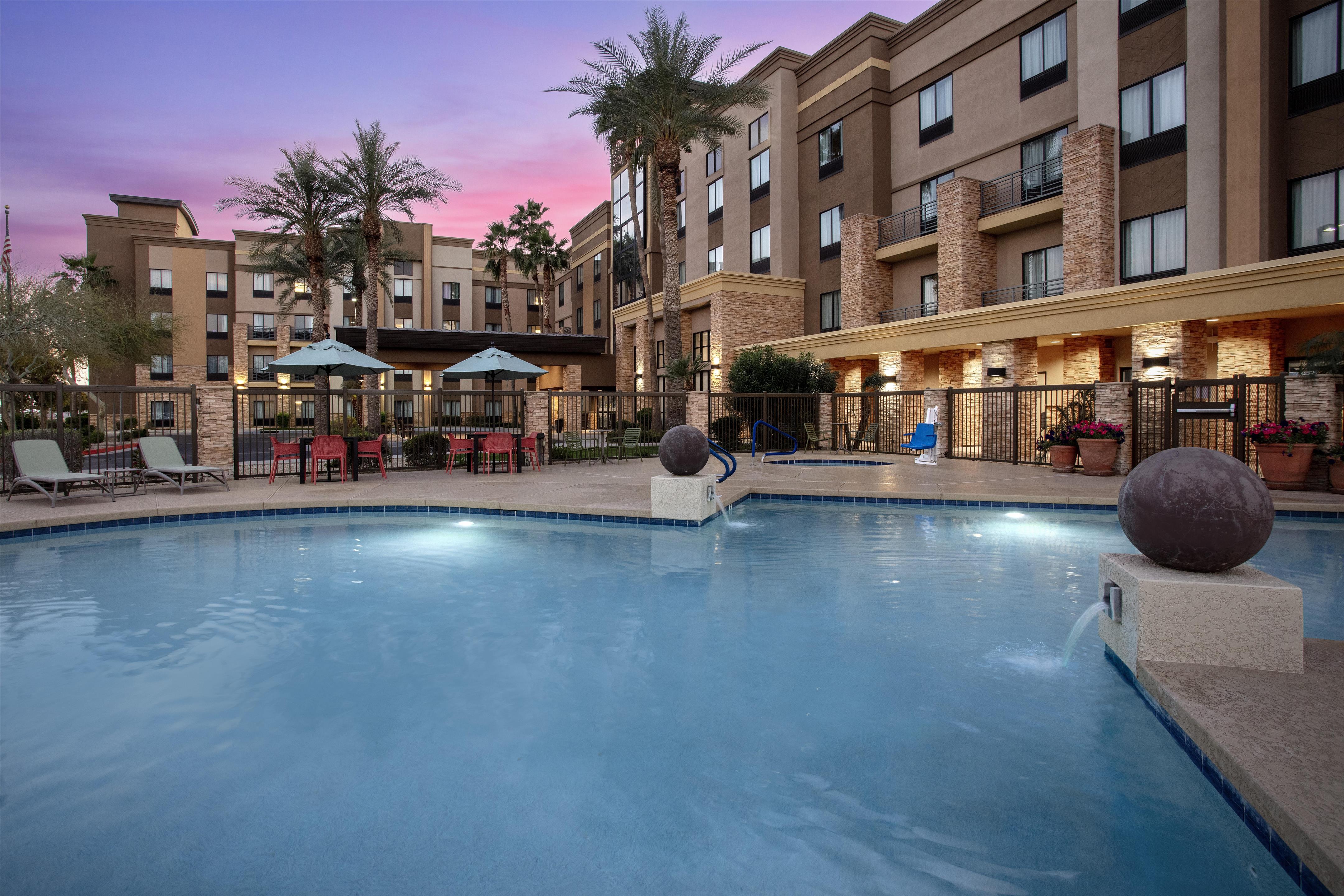 Pool | Hampton Inn & Suites Phoenix Glendale-Westgate