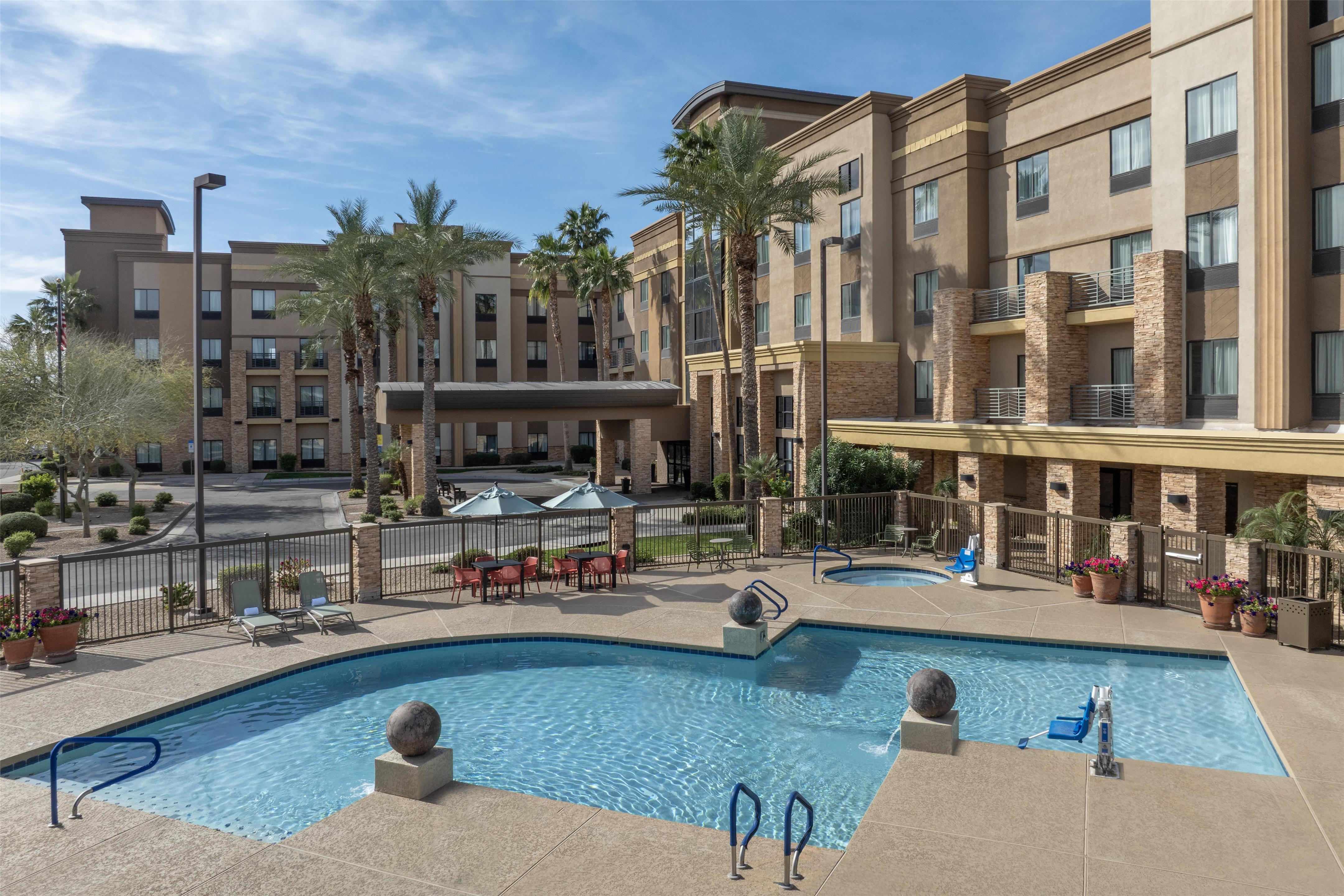 Pool | Hampton Inn & Suites Phoenix Glendale-Westgate