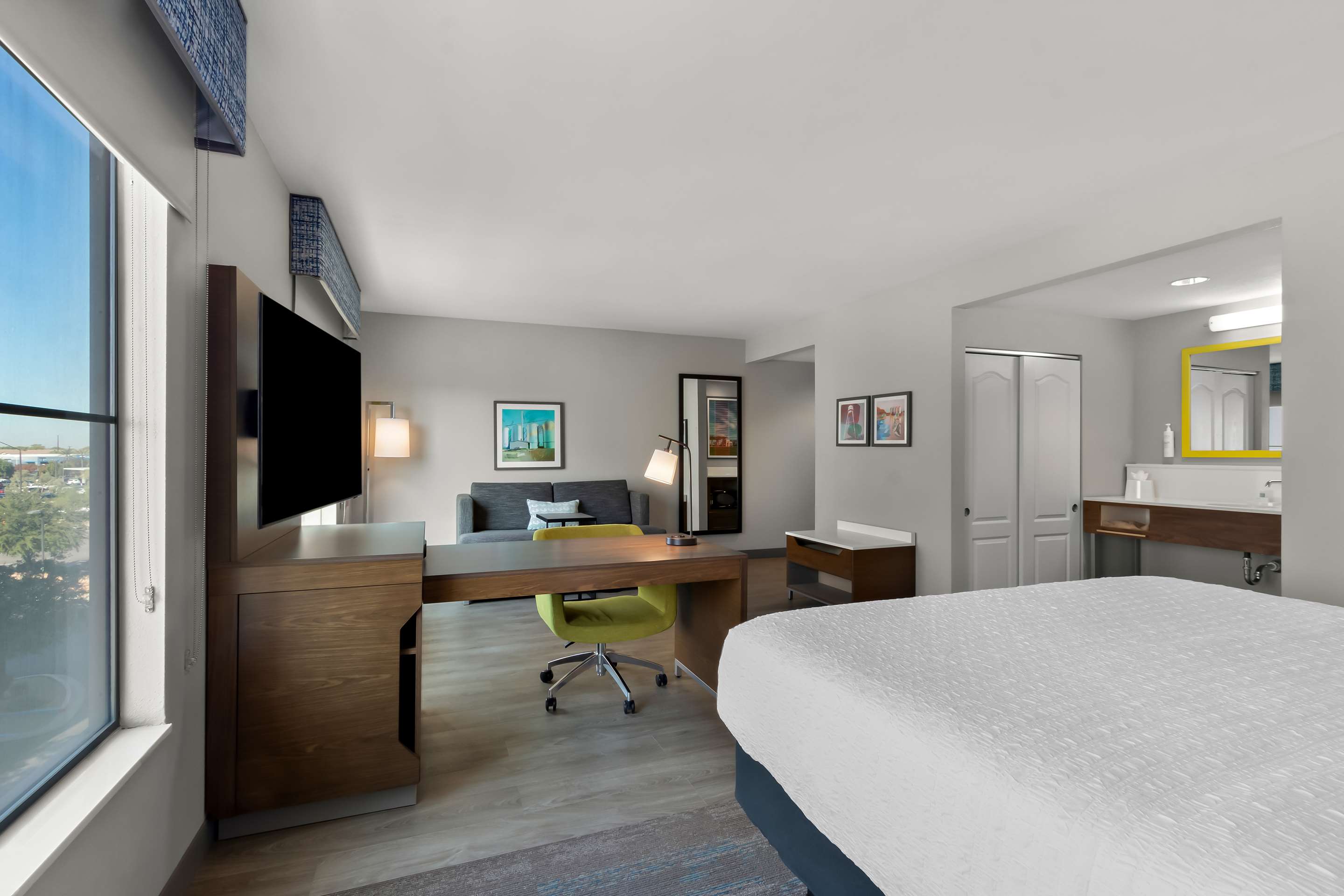 Guest room