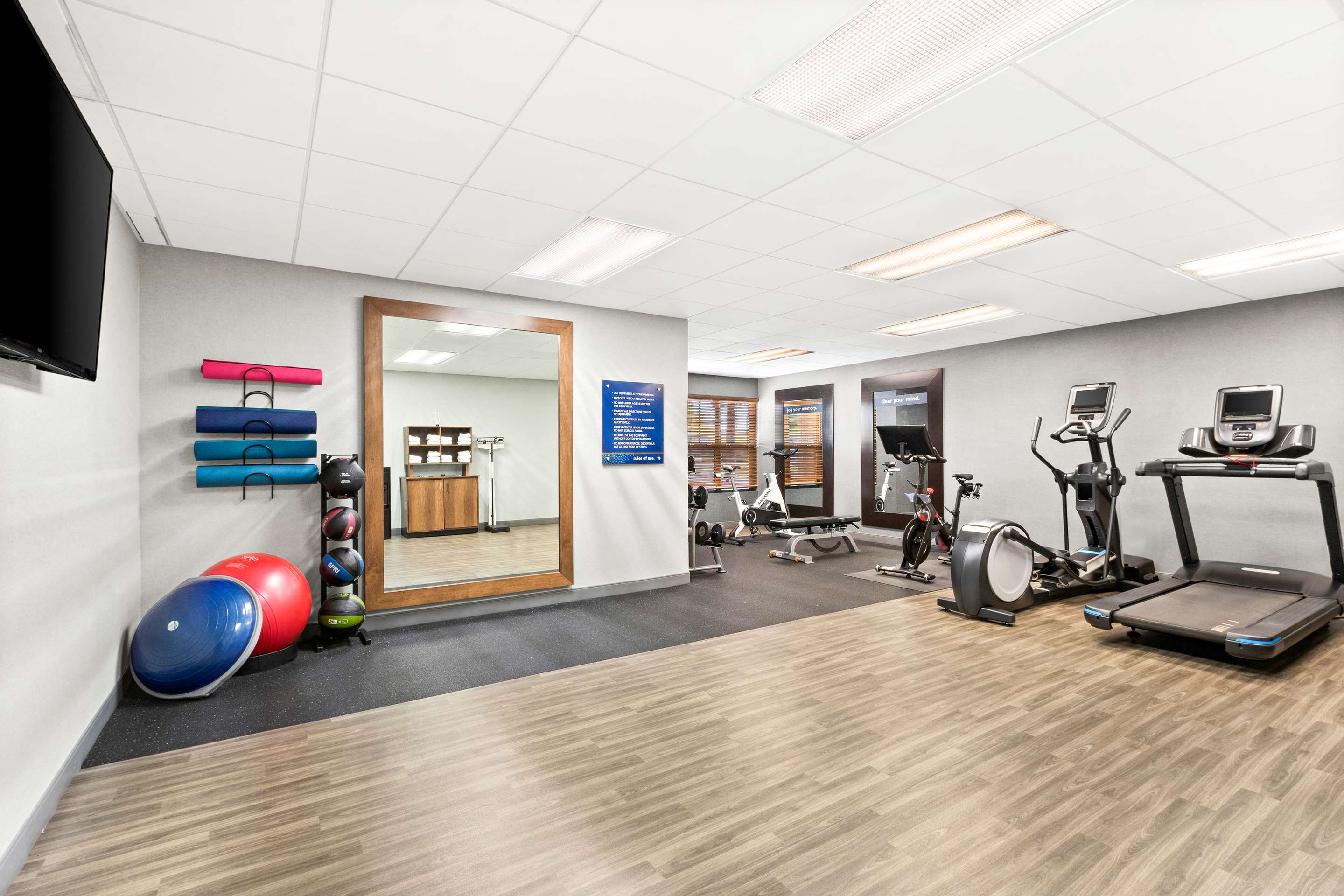 Health club fitness center gym | Hampton Inn & Suites Phoenix-Goodyear