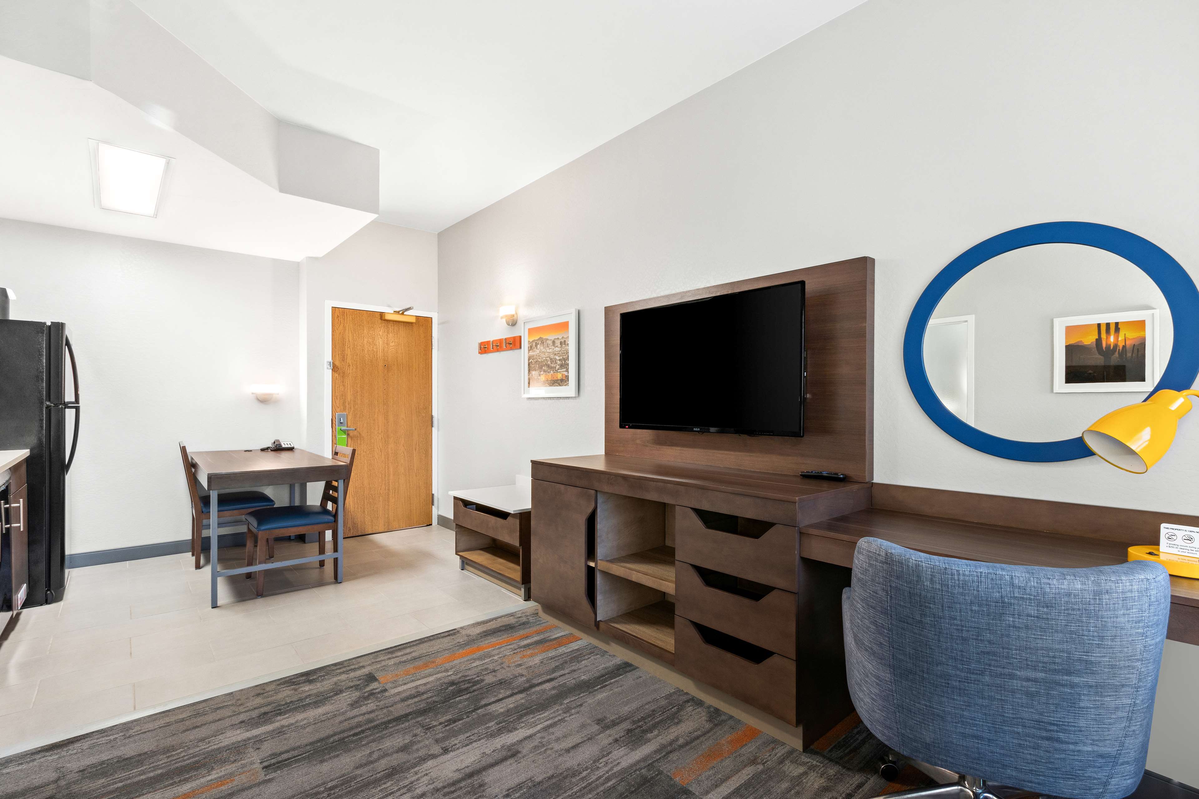 Hampton Inn & Suites by Hilton Phoenix-Goodyear Room Type - KING BALCONY SUITE - NON S