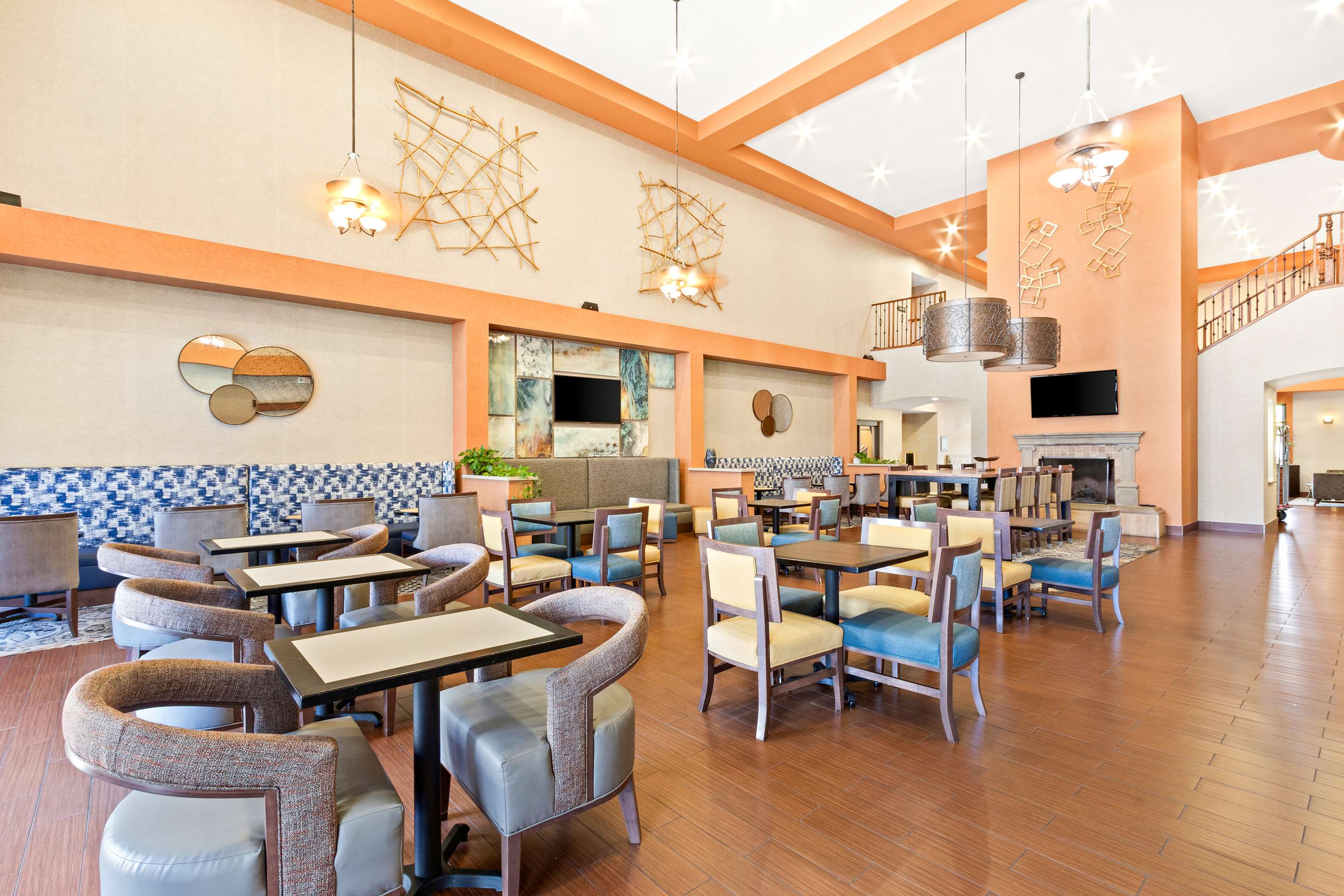 Breakfast Area | Hampton Inn & Suites Phoenix-Goodyear