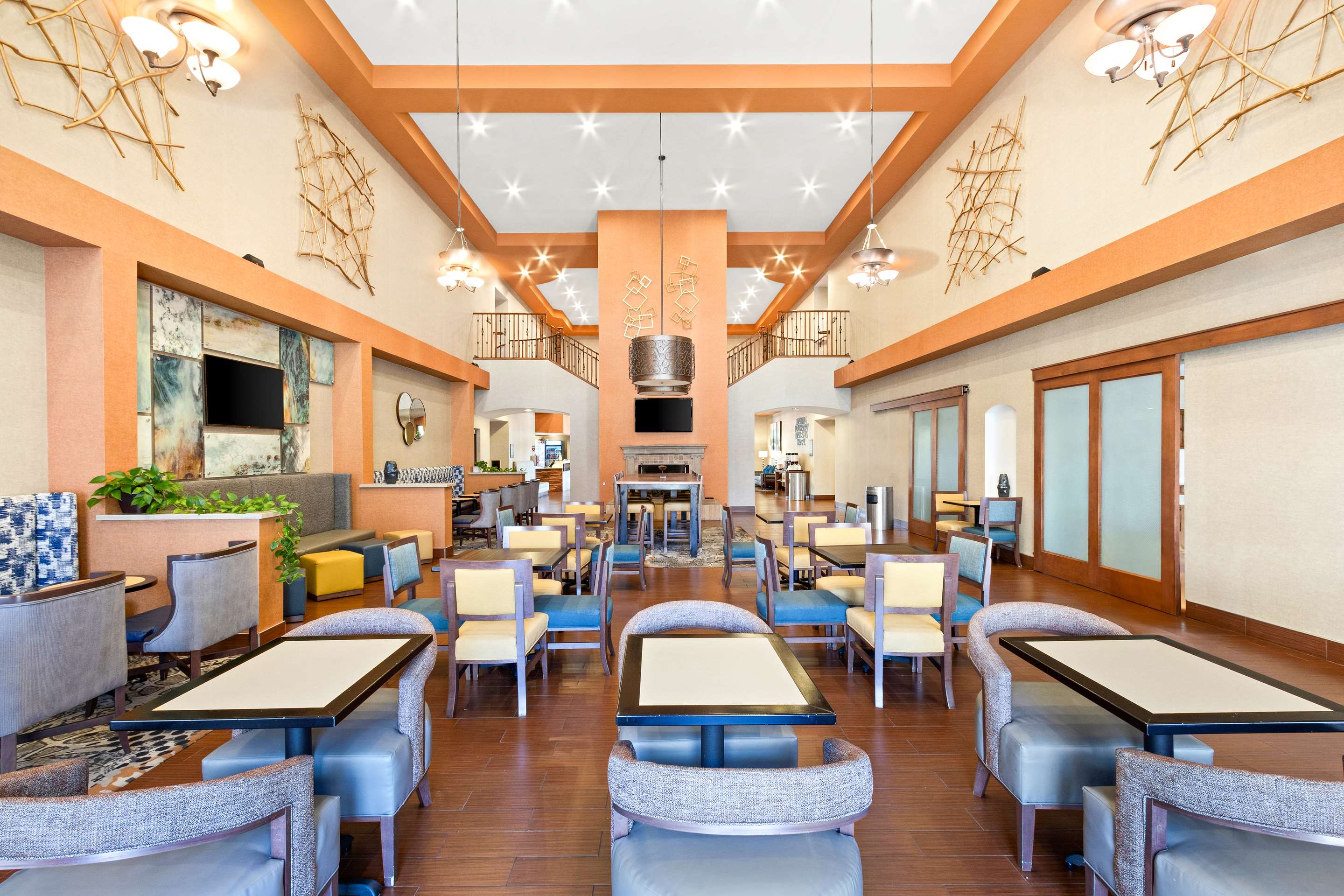 Breakfast Area | Hampton Inn & Suites Phoenix-Goodyear