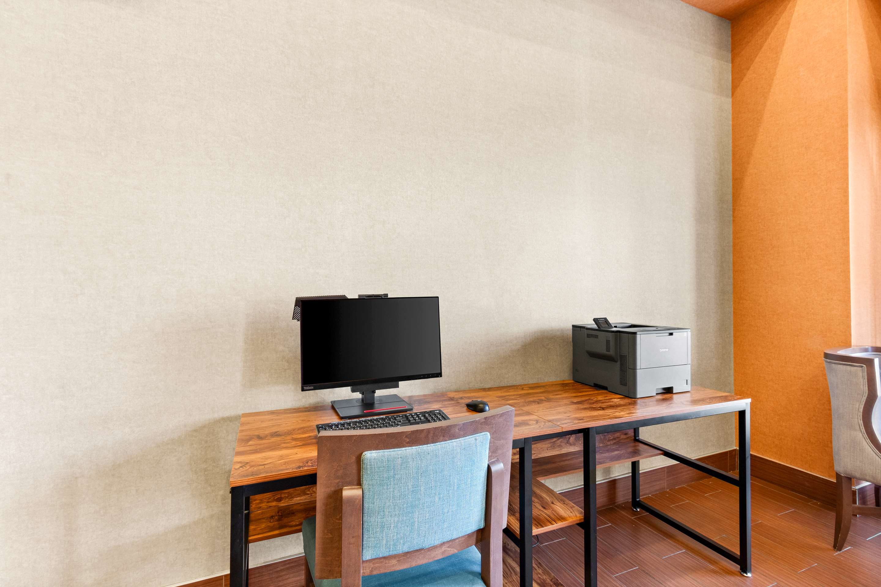 Business Center | Hampton Inn & Suites Phoenix-Goodyear