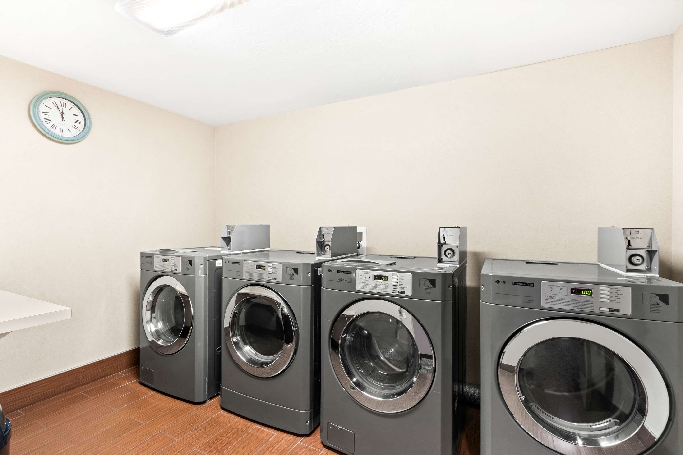 Laundry | Hampton Inn & Suites Phoenix-Goodyear