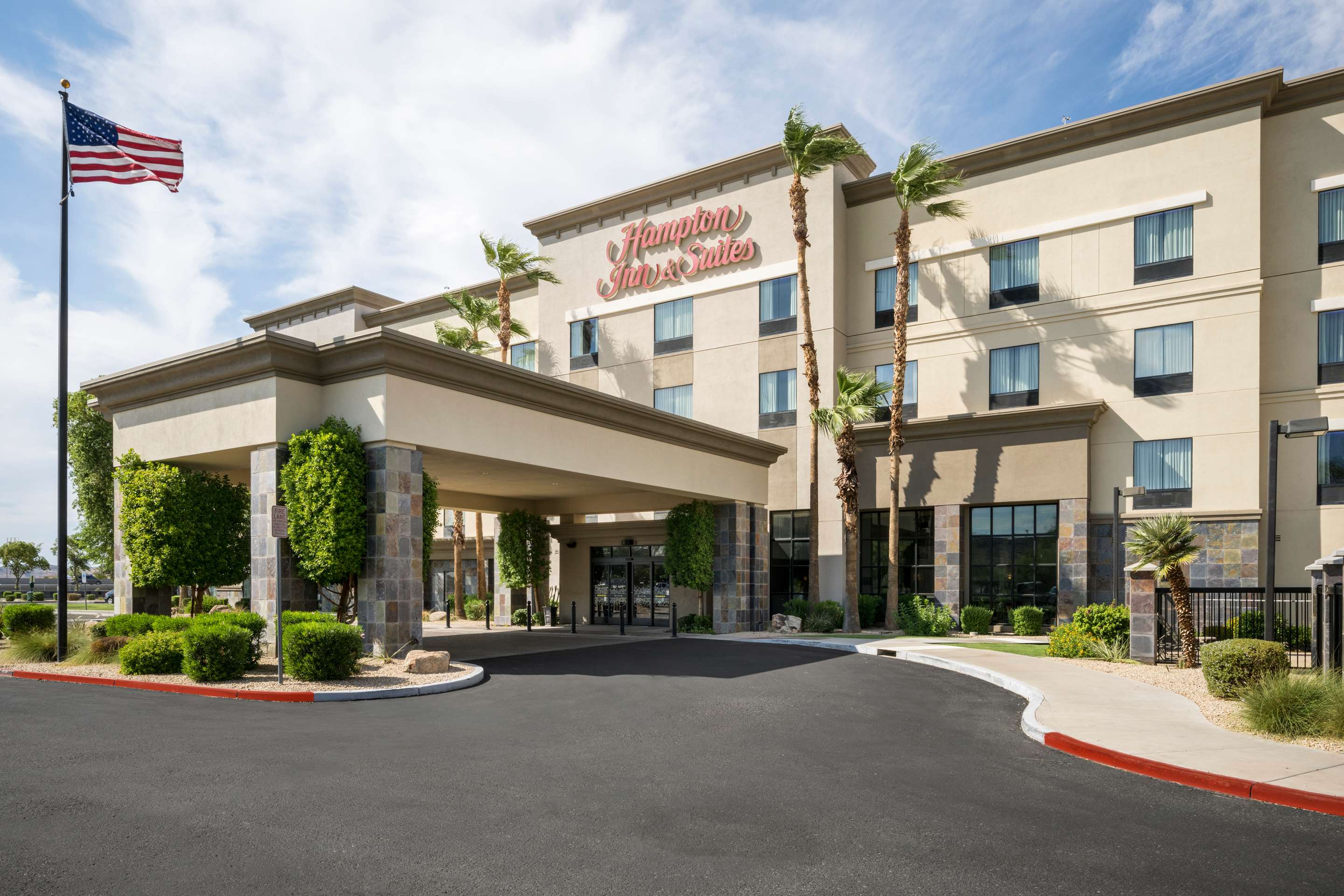 Exterior | Hampton Inn & Suites Phoenix North/Happy Valley