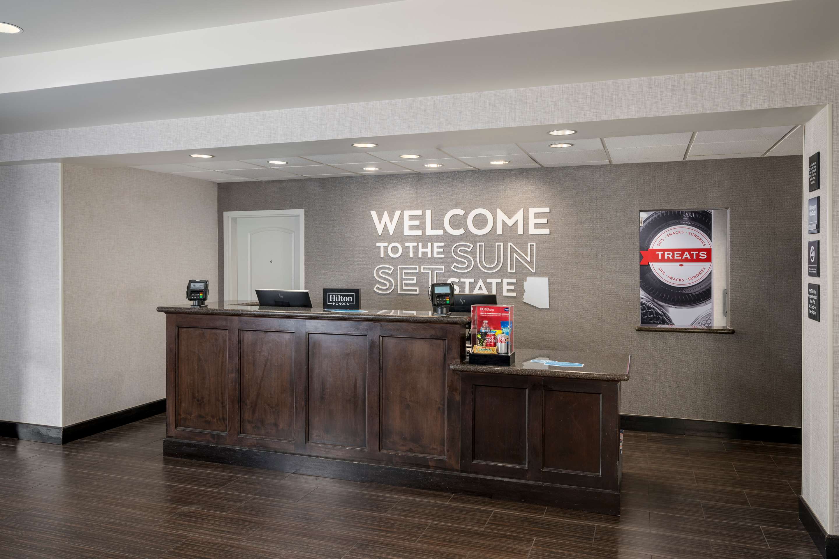 Reception | Hampton Inn & Suites Phoenix North/Happy Valley