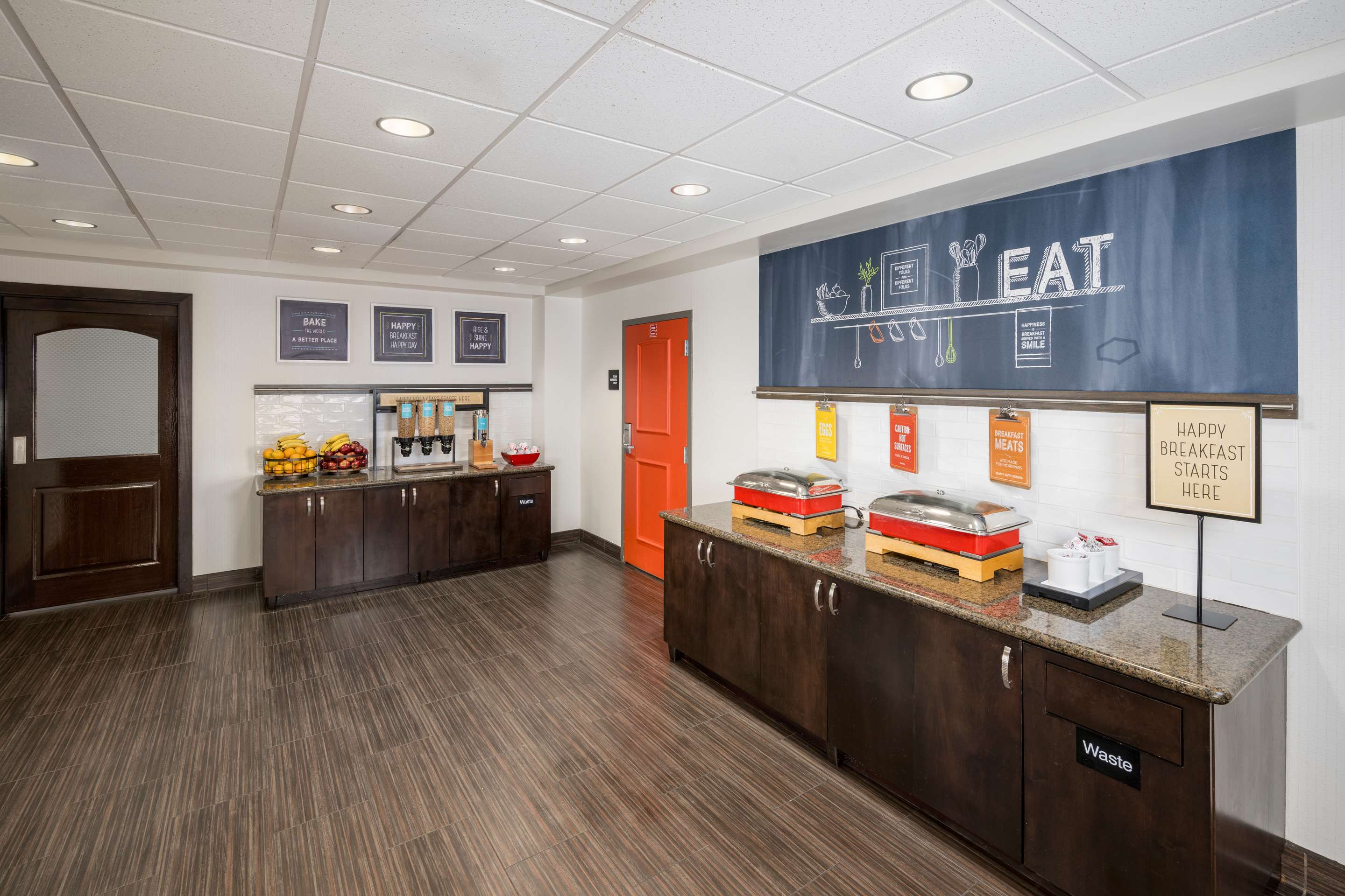 Breakfast Area | Hampton Inn & Suites Phoenix North/Happy Valley