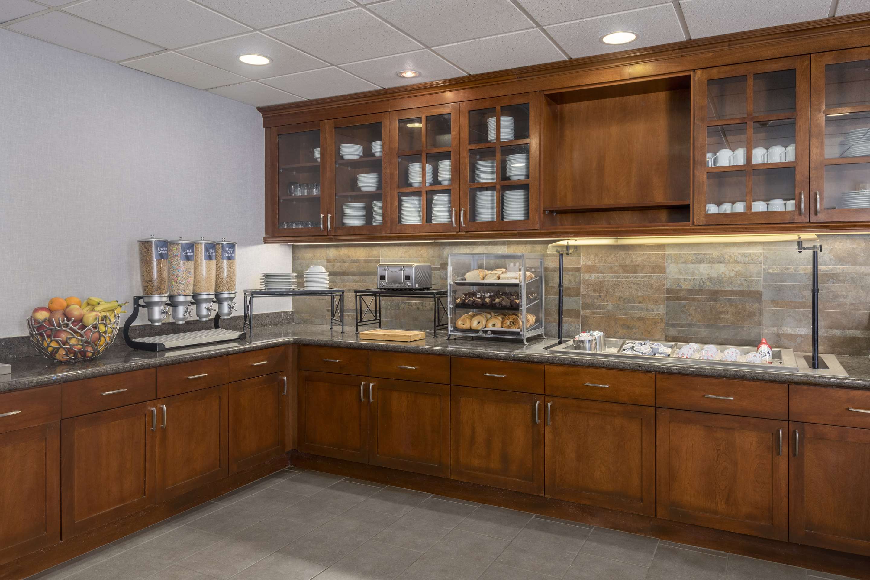 Breakfast Area | Homewood Suites by Hilton Phoenix North-Happy Valley