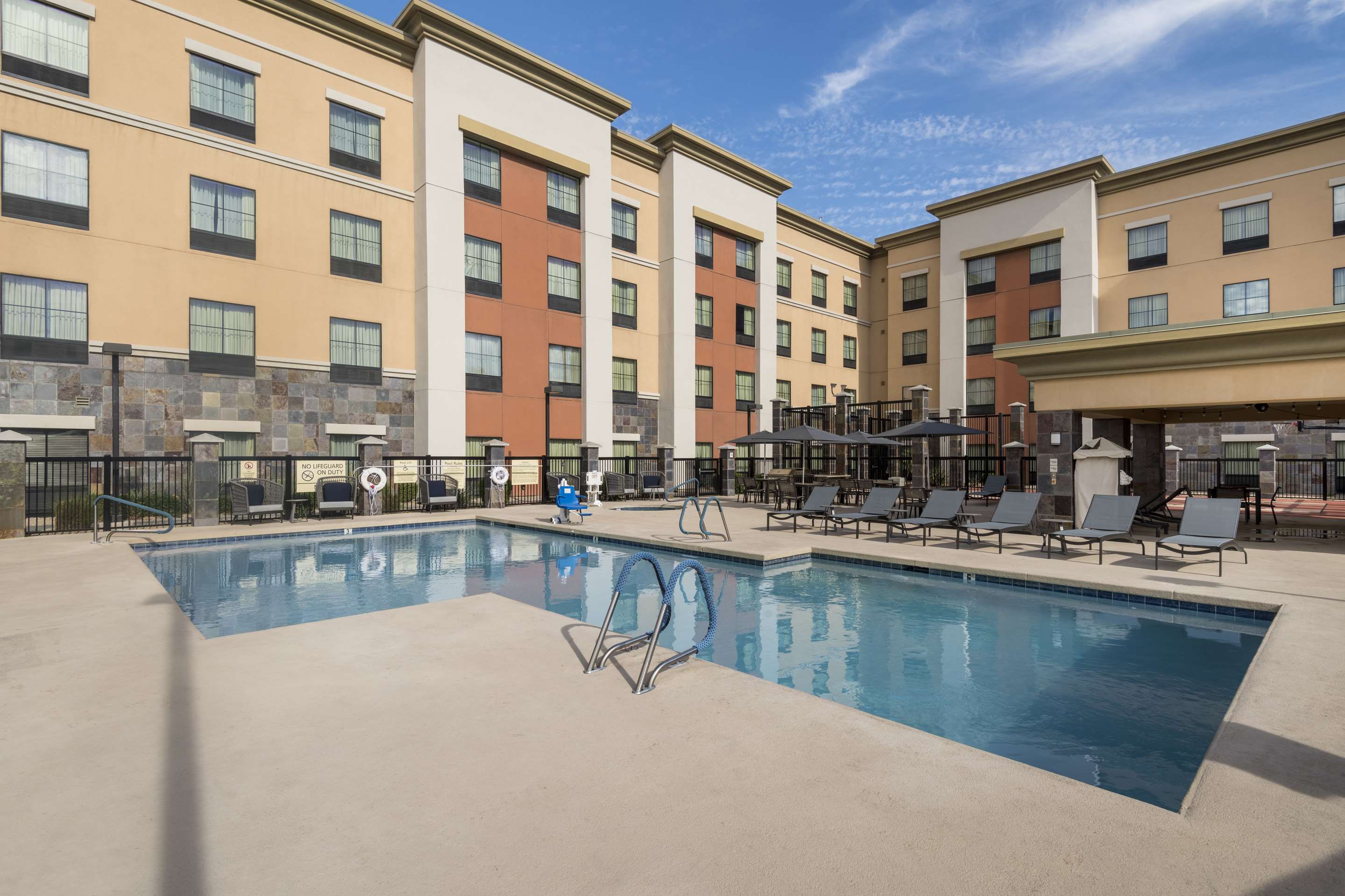 Pool | Homewood Suites by Hilton Phoenix North-Happy Valley