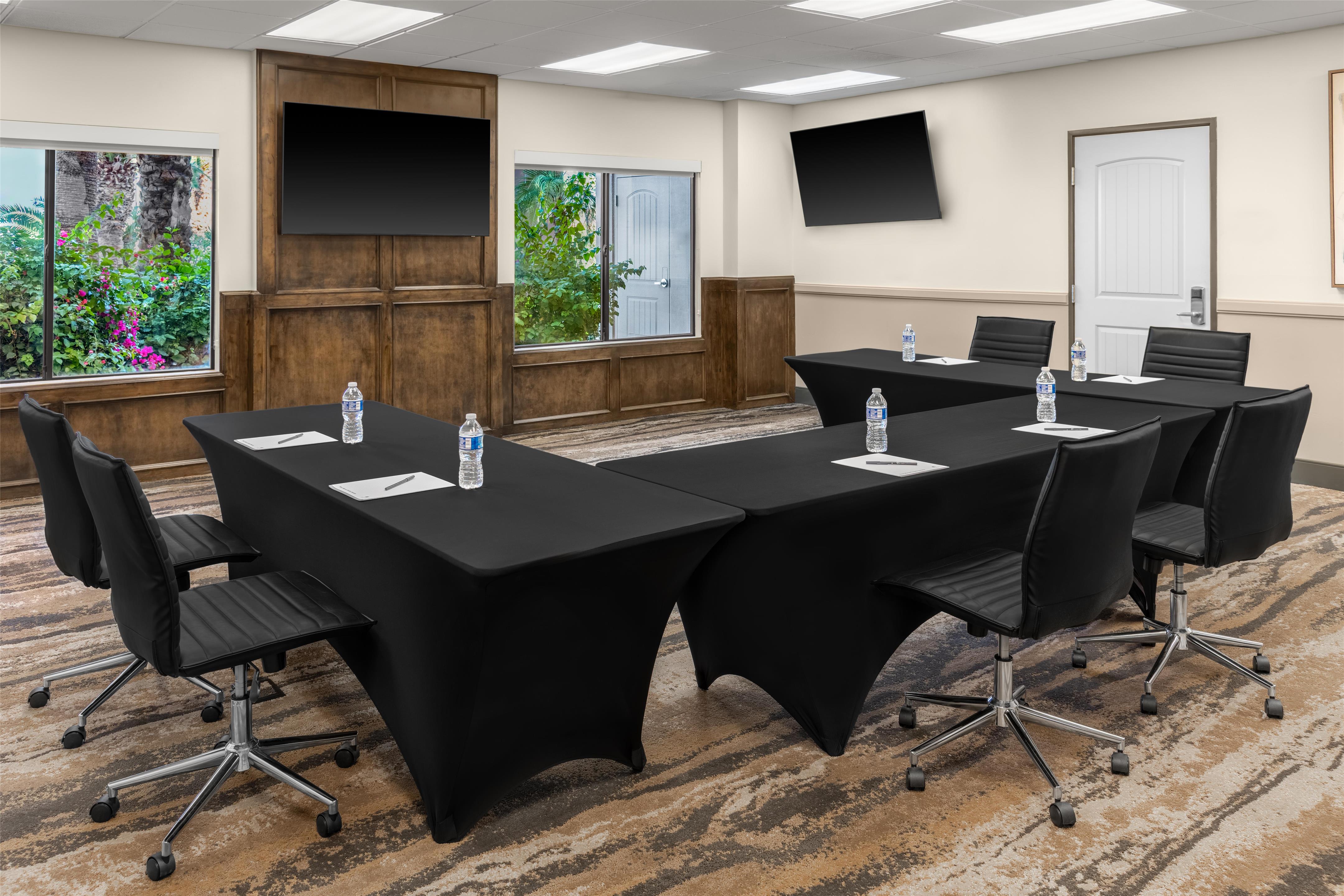 Meeting Room | DoubleTree by Hilton Phoenix - Gilbert