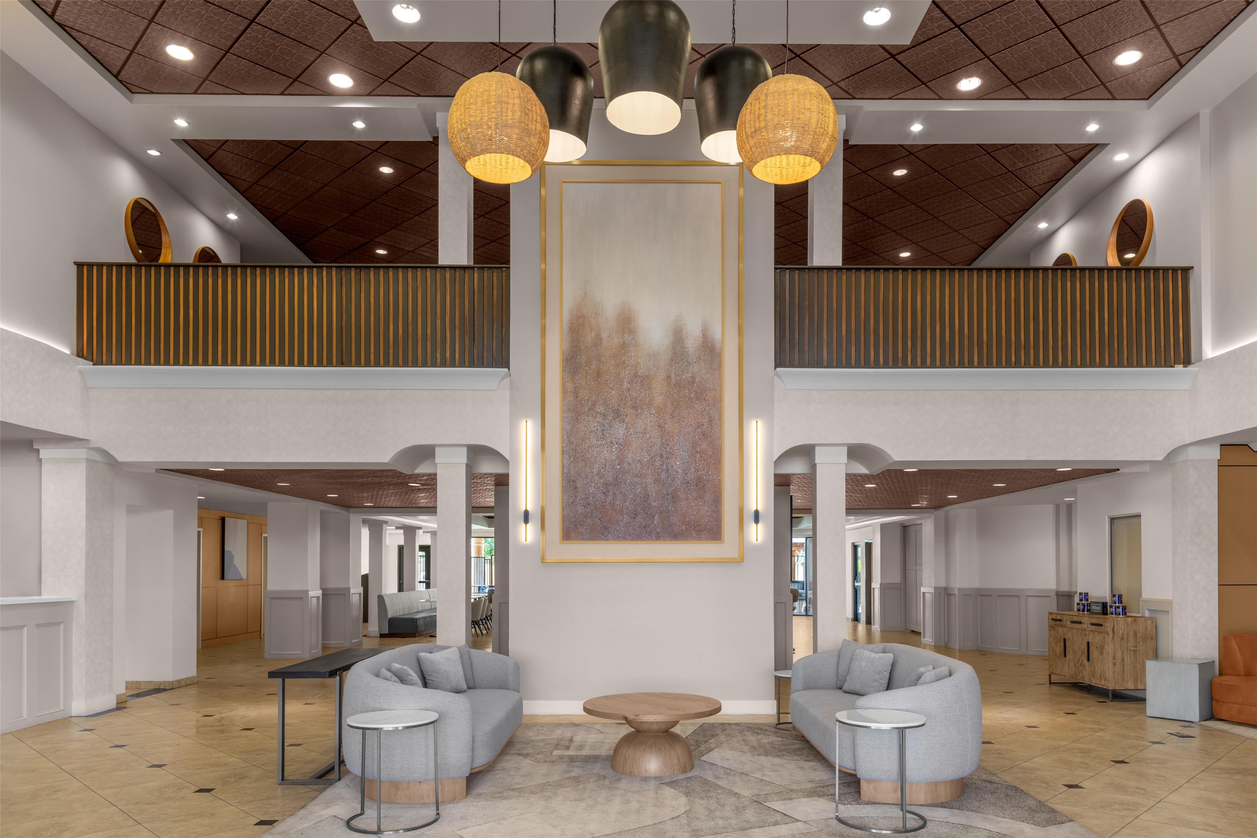 Lobby | DoubleTree by Hilton Phoenix - Gilbert