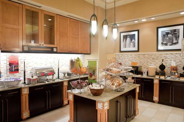 Restaurant - Hampton Inn & Suites Downtown St Petersburg