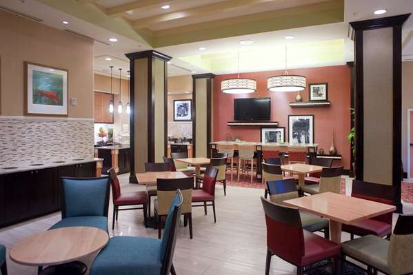 Restaurant - Hampton Inn & Suites Downtown St Petersburg