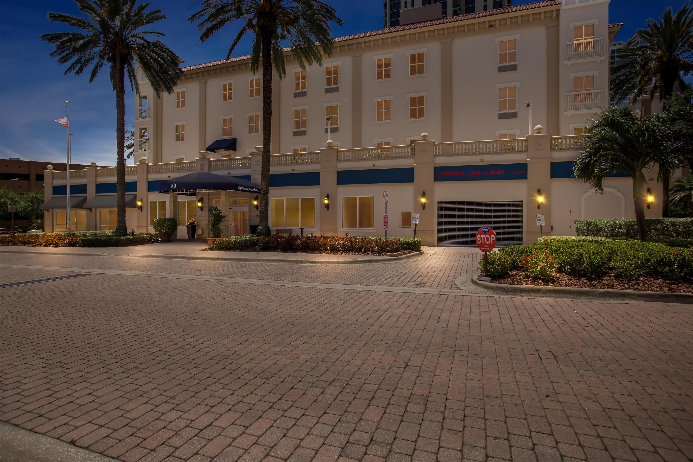 Exterior | Hampton Inn & Suites St. Petersburg/Downtown