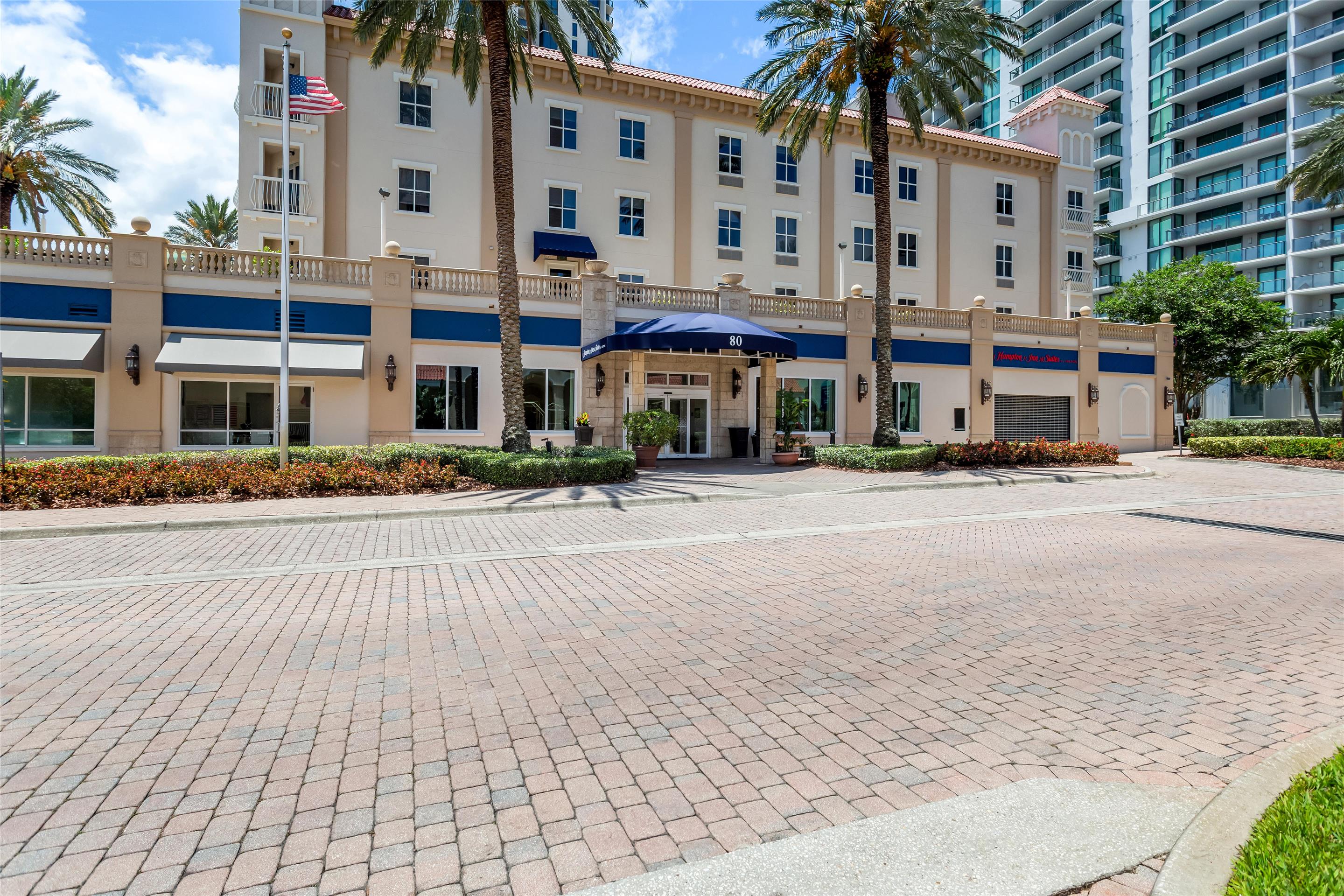 Exterior | Hampton Inn & Suites St. Petersburg/Downtown