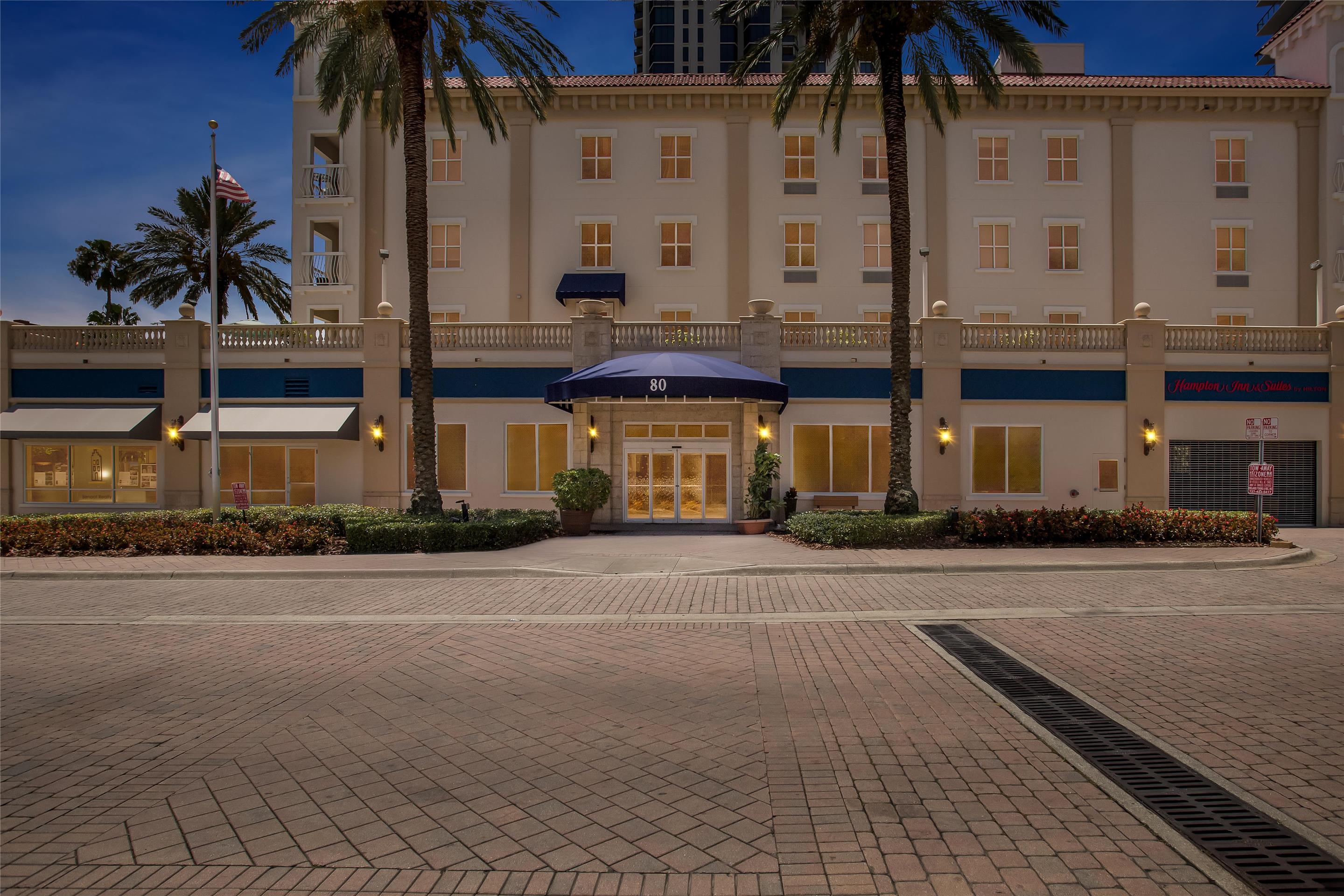 Exterior | Hampton Inn & Suites St. Petersburg/Downtown