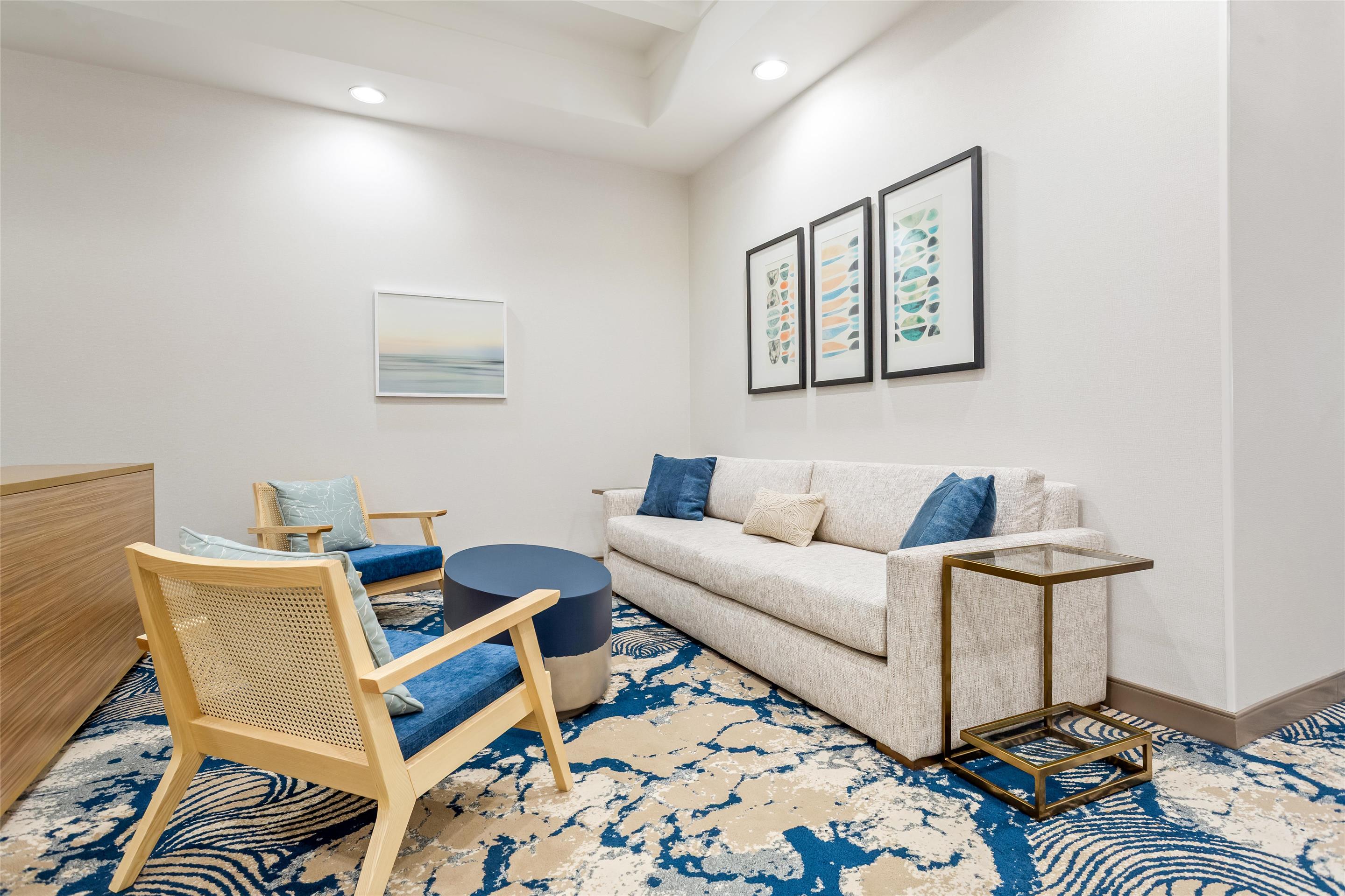 Lobby | Hampton Inn & Suites St. Petersburg/Downtown