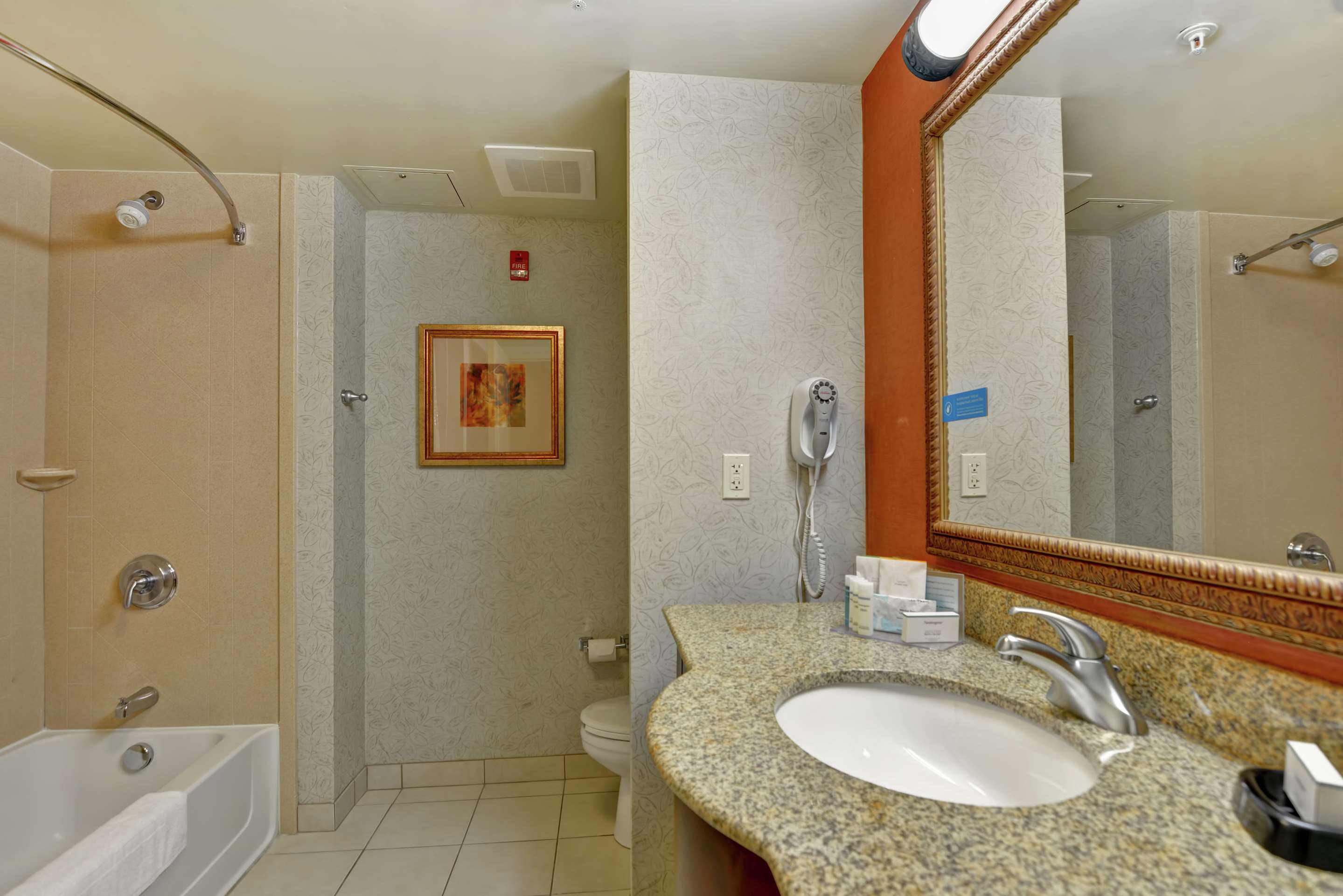 Guest room bath