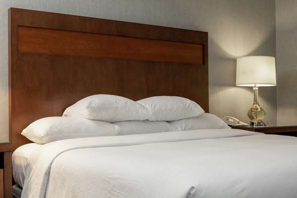  - DoubleTree by Hilton Hotel Green Tree Pittsburgh