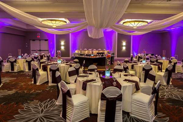  - DoubleTree by Hilton Hotel Green Tree Pittsburgh