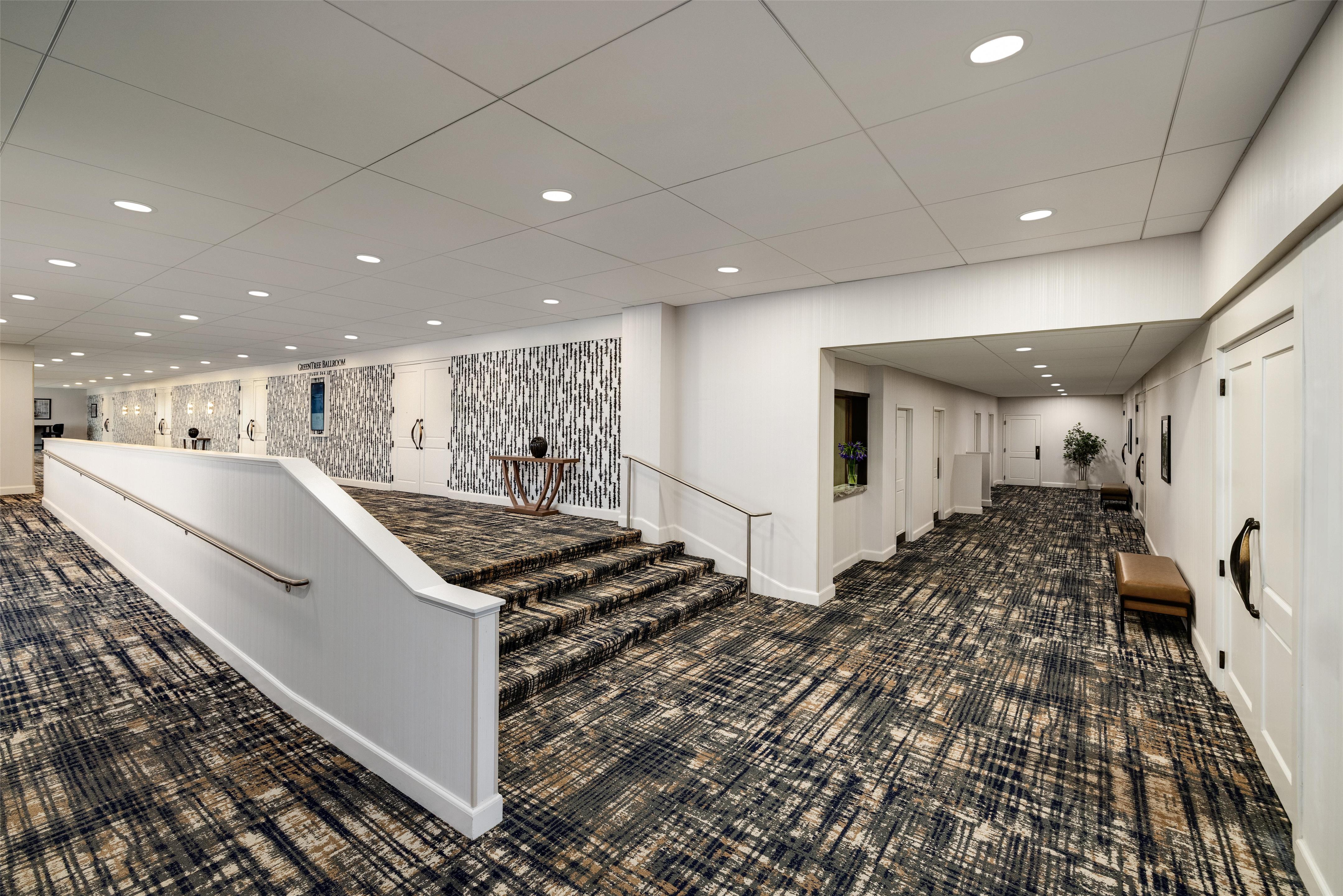 Meeting Room | DoubleTree by Hilton Pittsburgh - Green Tree