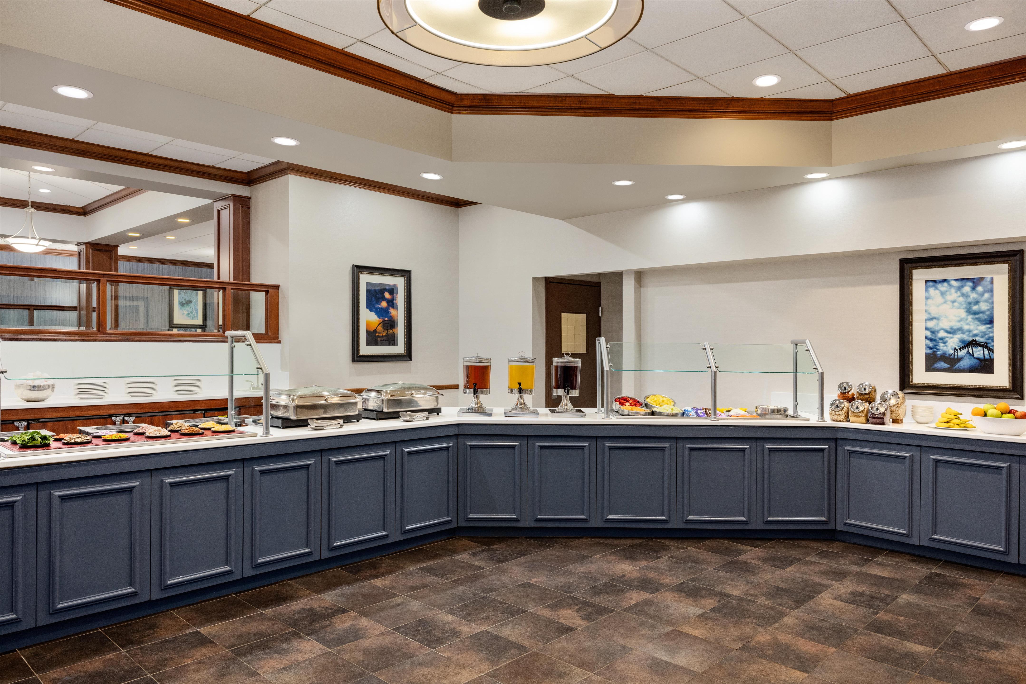 Restaurant | DoubleTree by Hilton Pittsburgh - Green Tree