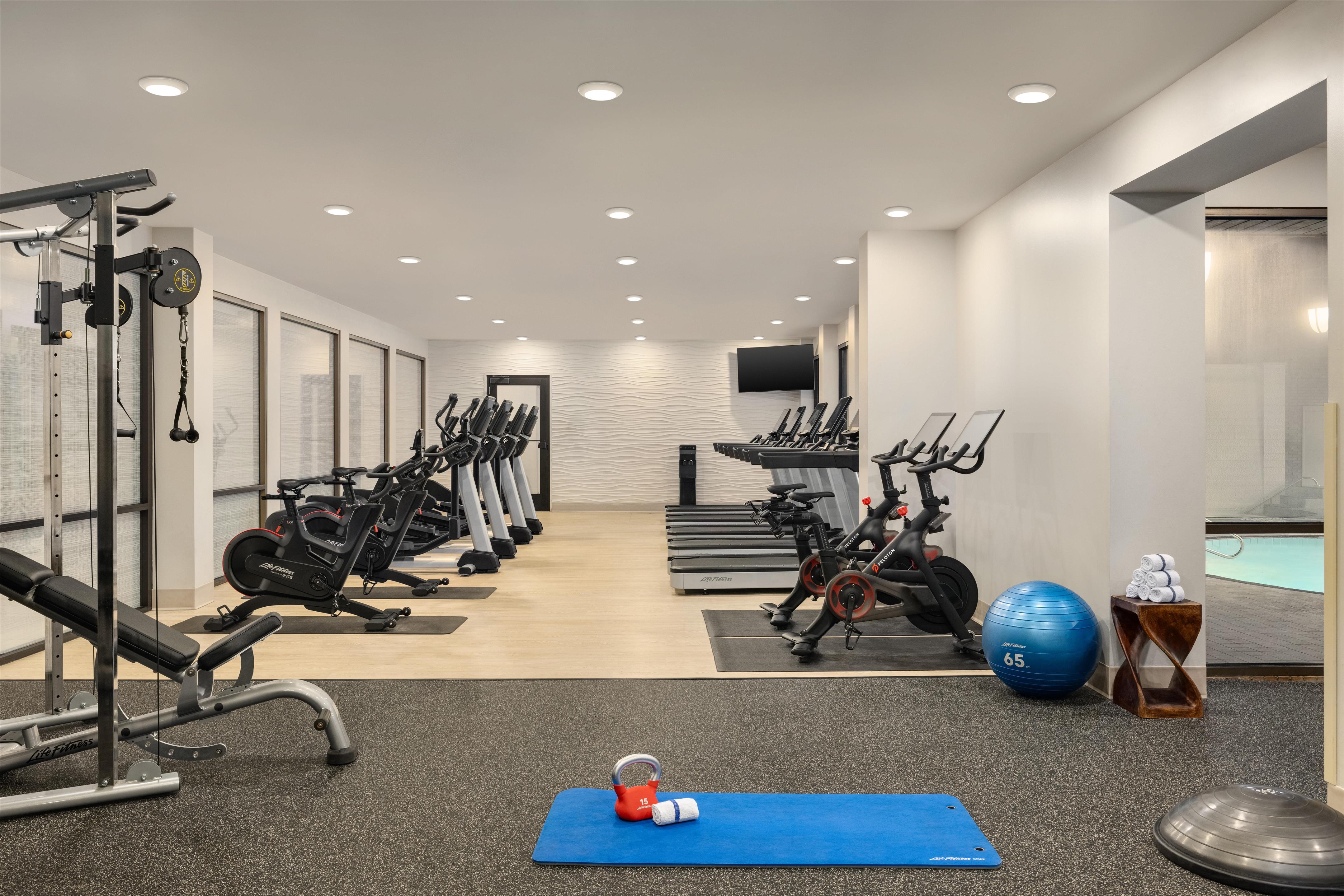 Health club fitness center gym | DoubleTree by Hilton Pittsburgh - Green Tree