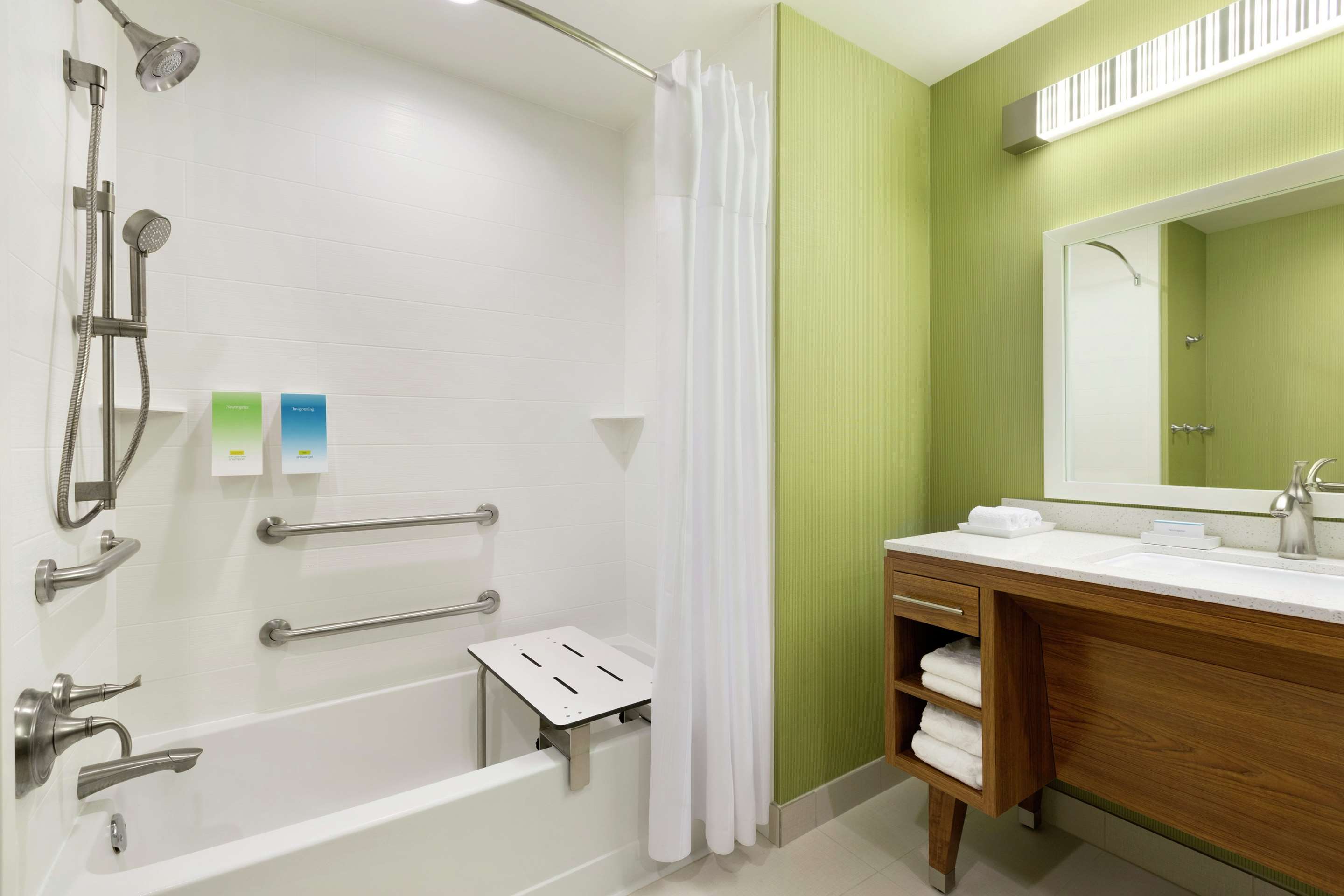Guest room bath